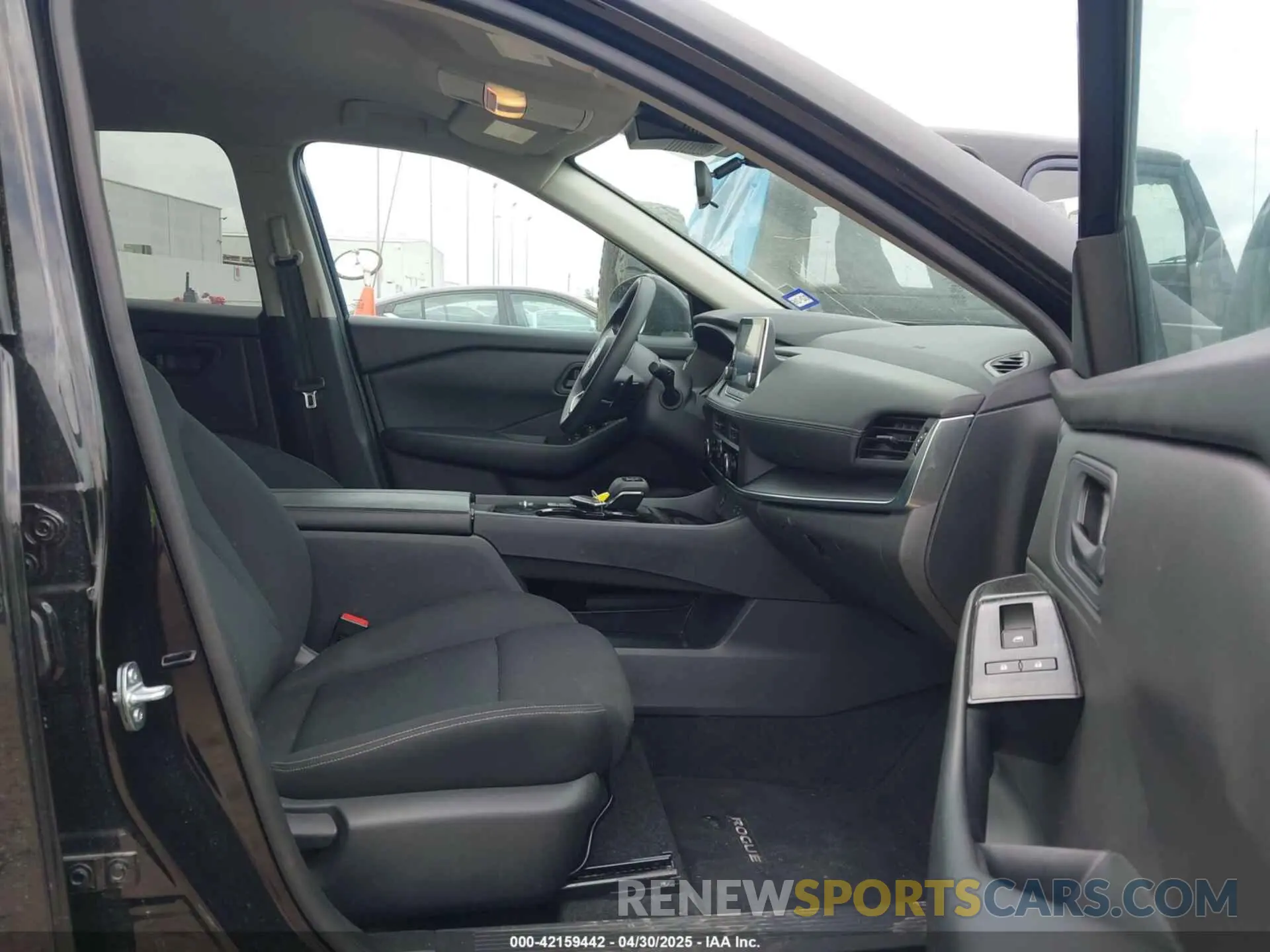 5 Photograph of a damaged car 5N1BT3AA3RC710526 NISSAN ROGUE 2024