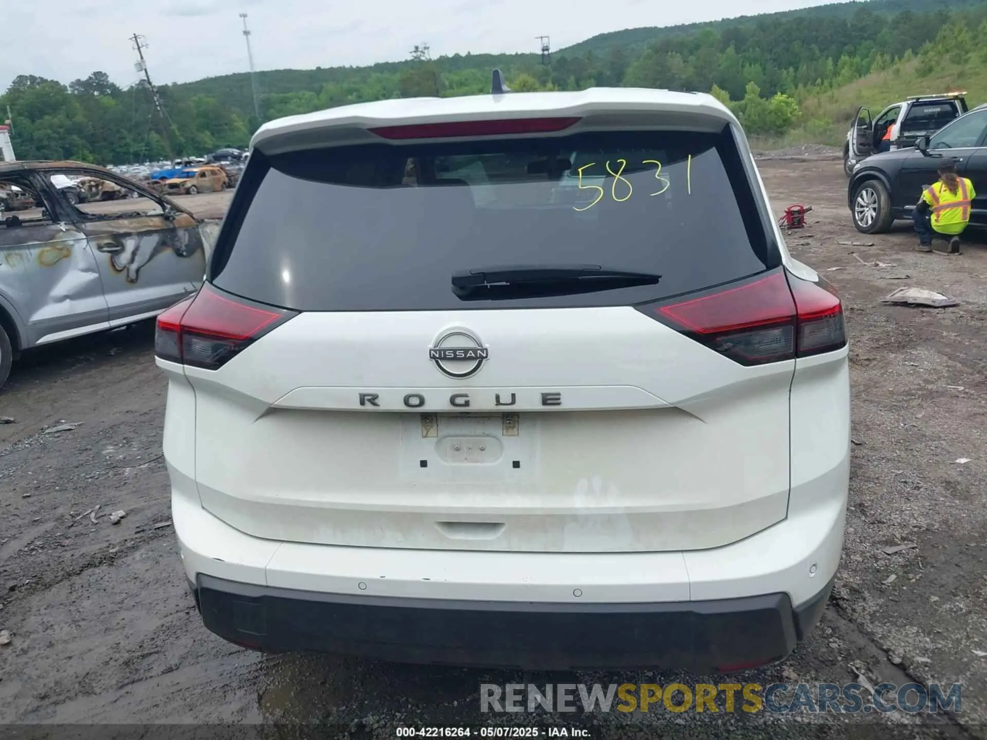 16 Photograph of a damaged car 5N1BT3AA4RC681960 NISSAN ROGUE 2024