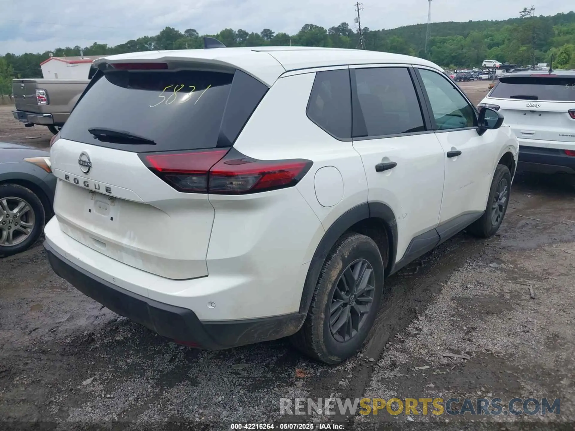 4 Photograph of a damaged car 5N1BT3AA4RC681960 NISSAN ROGUE 2024