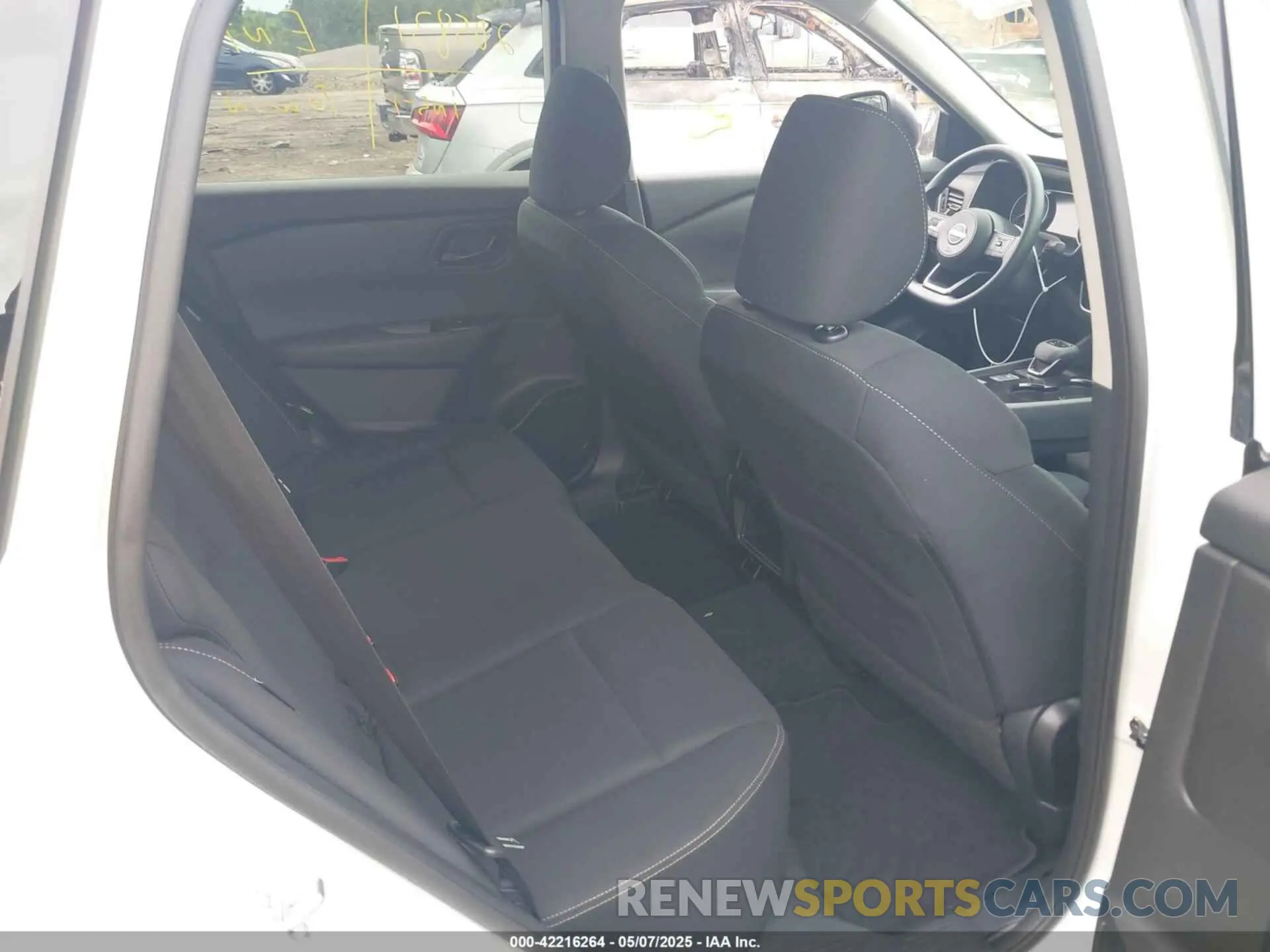 8 Photograph of a damaged car 5N1BT3AA4RC681960 NISSAN ROGUE 2024