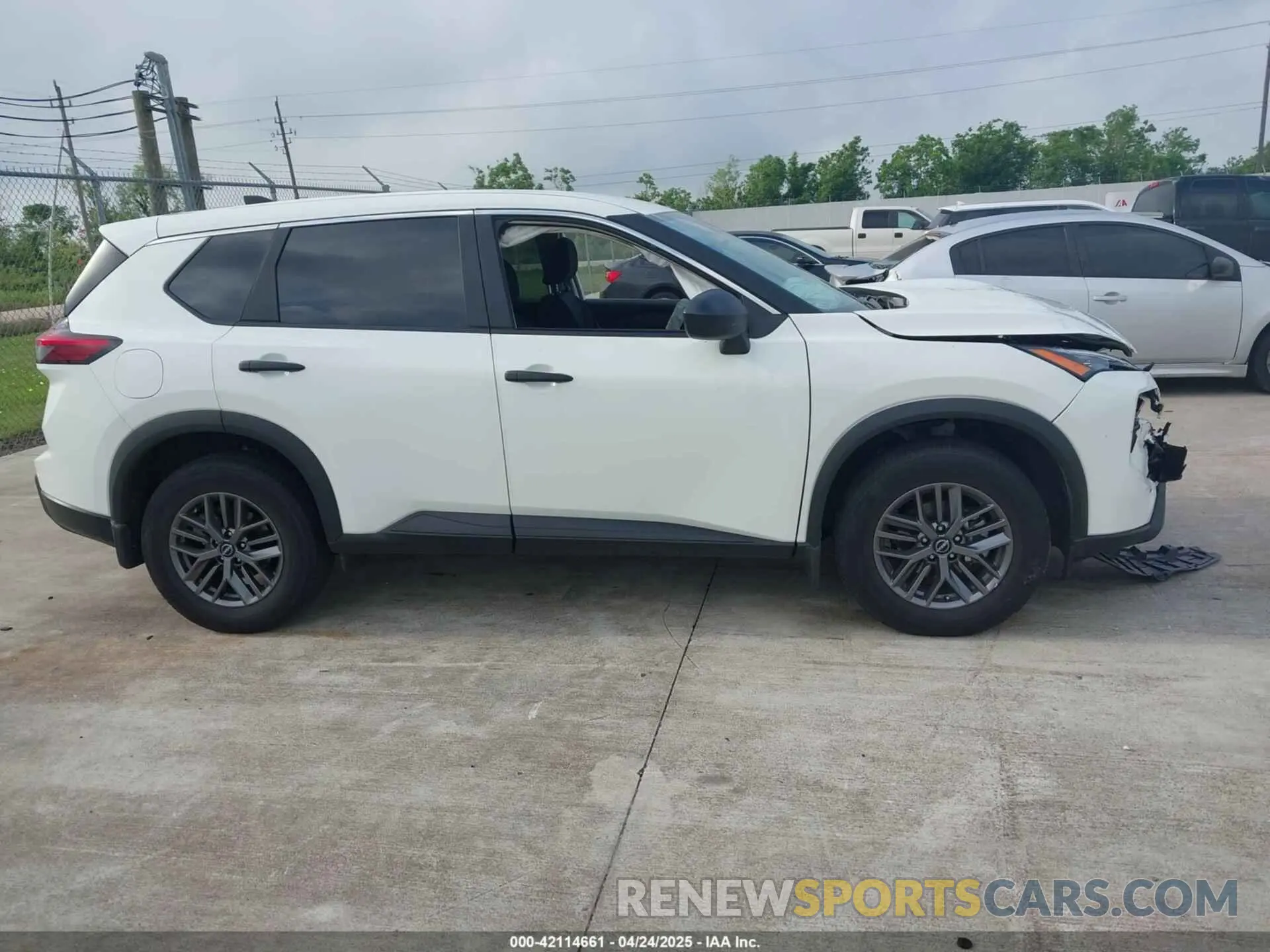 13 Photograph of a damaged car 5N1BT3AA5RC726064 NISSAN ROGUE 2024