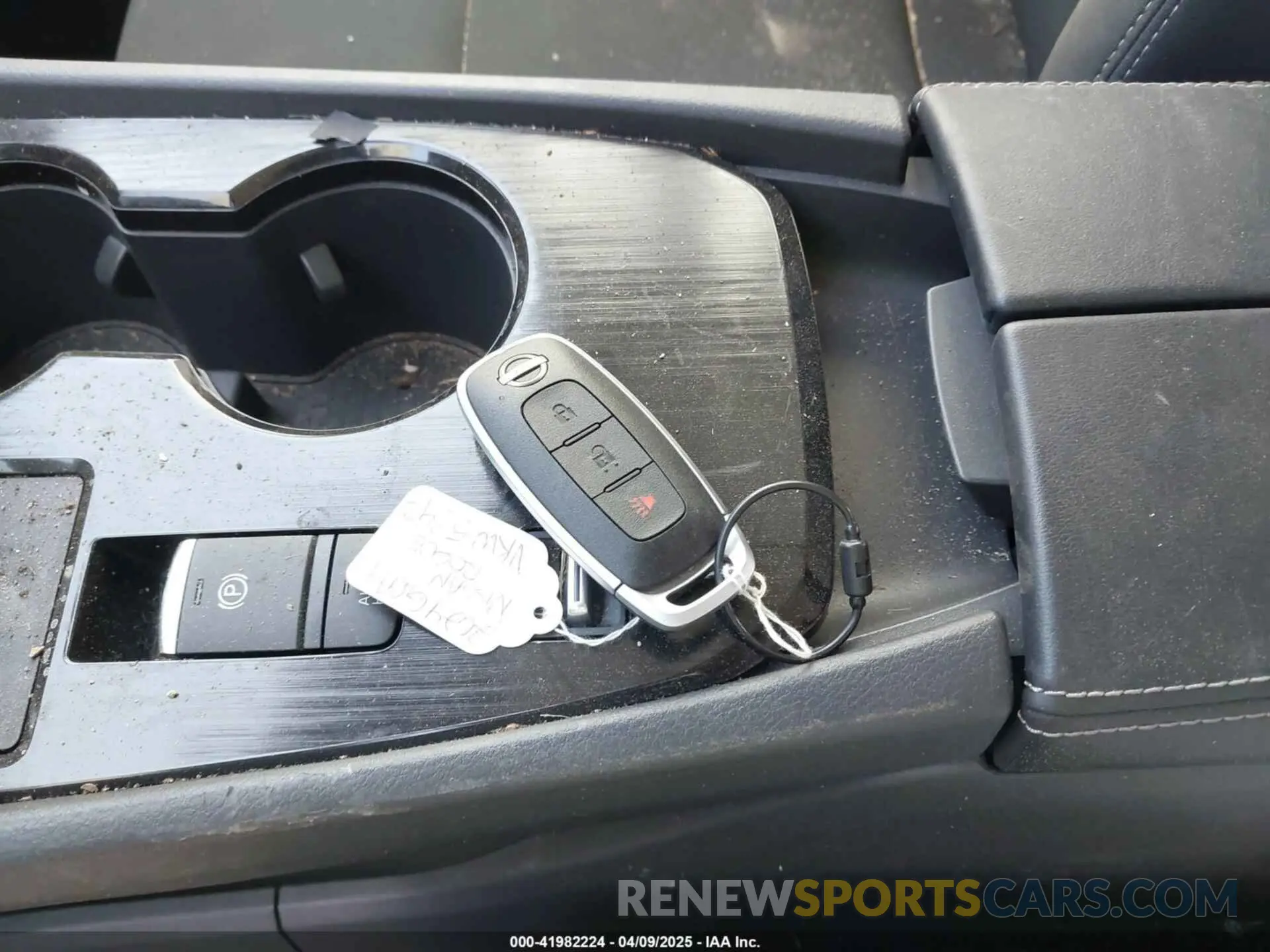 10 Photograph of a damaged car 5N1BT3AA5RC759307 NISSAN ROGUE 2024