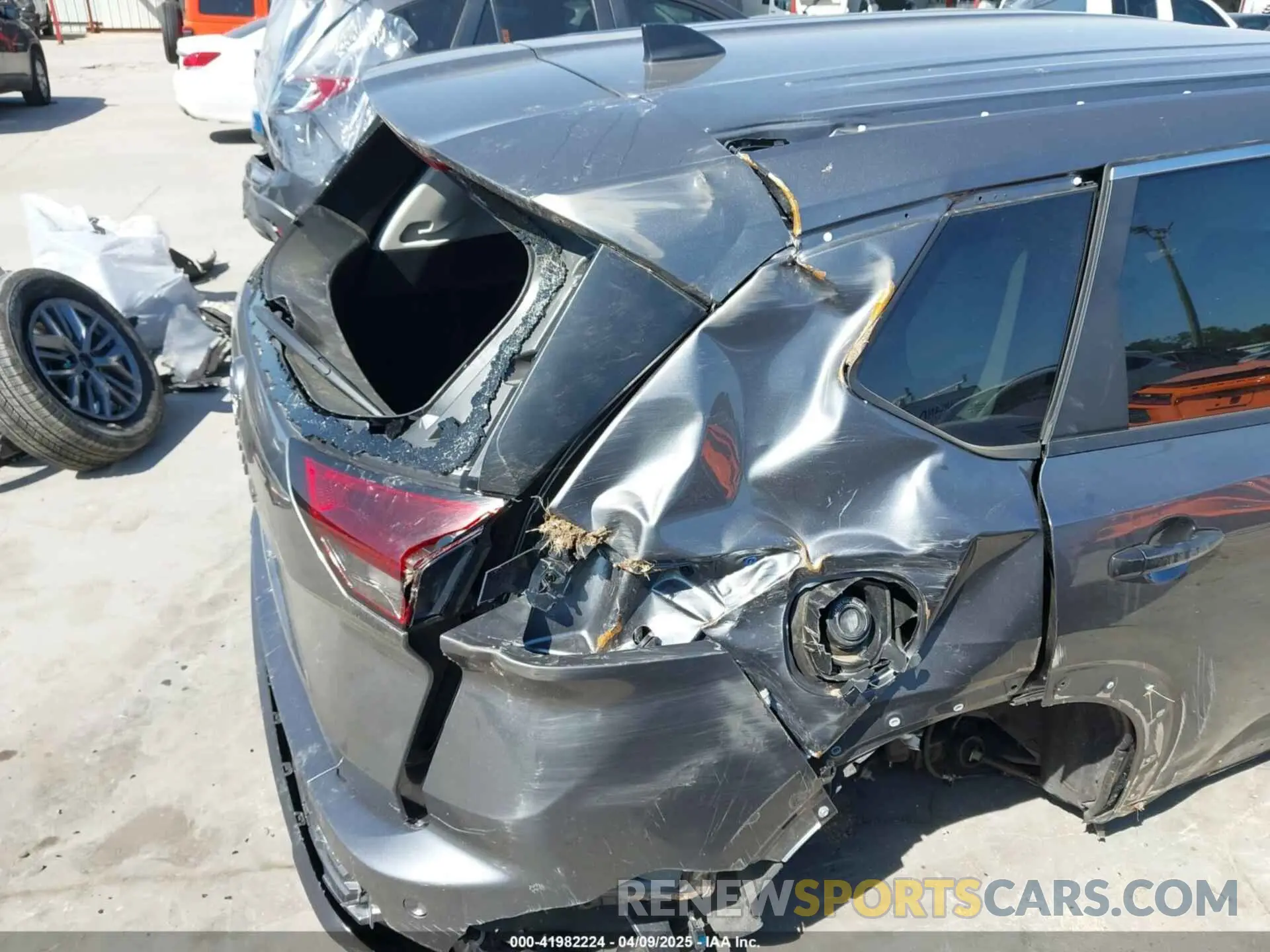 19 Photograph of a damaged car 5N1BT3AA5RC759307 NISSAN ROGUE 2024