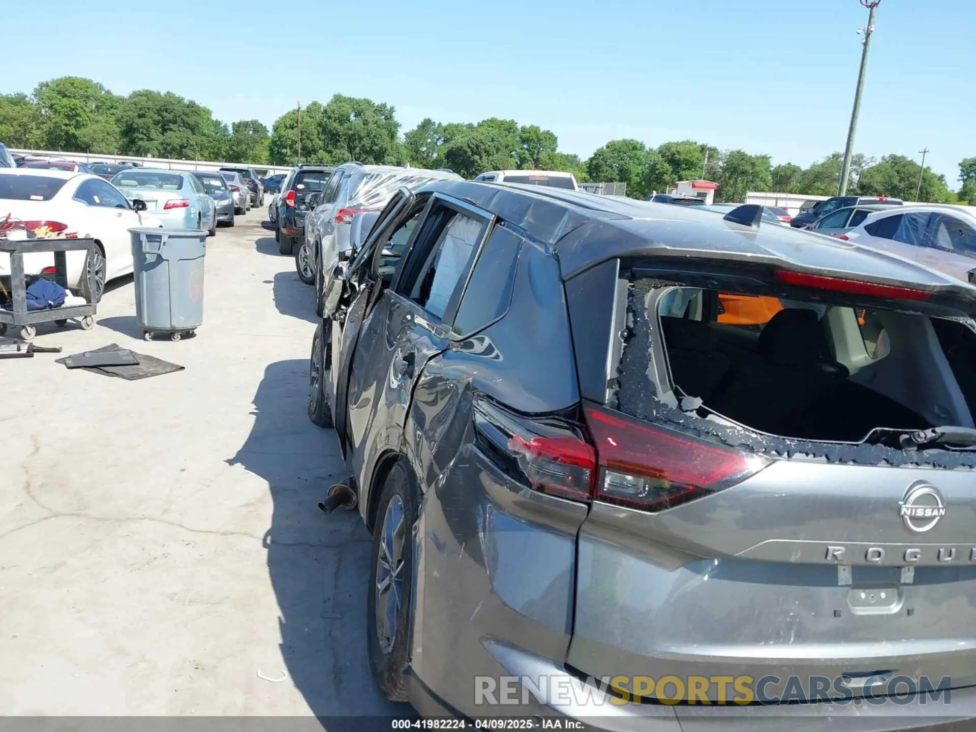 21 Photograph of a damaged car 5N1BT3AA5RC759307 NISSAN ROGUE 2024
