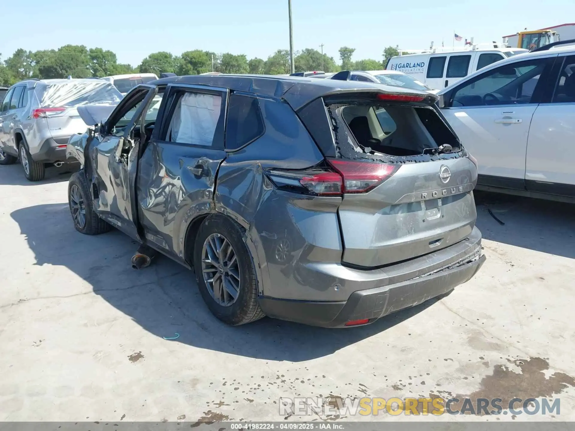 3 Photograph of a damaged car 5N1BT3AA5RC759307 NISSAN ROGUE 2024