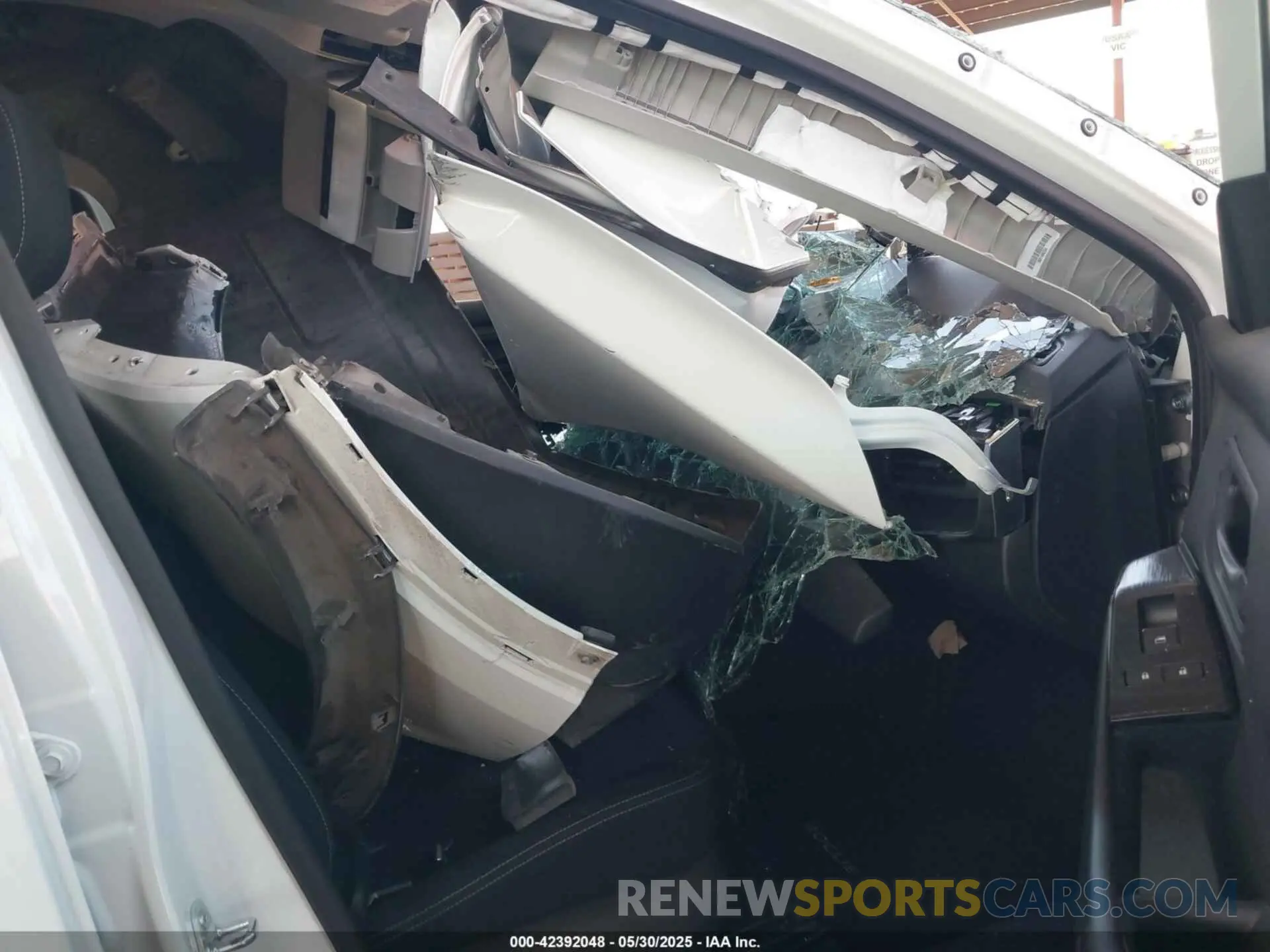 5 Photograph of a damaged car 5N1BT3AA6RC681653 NISSAN ROGUE 2024