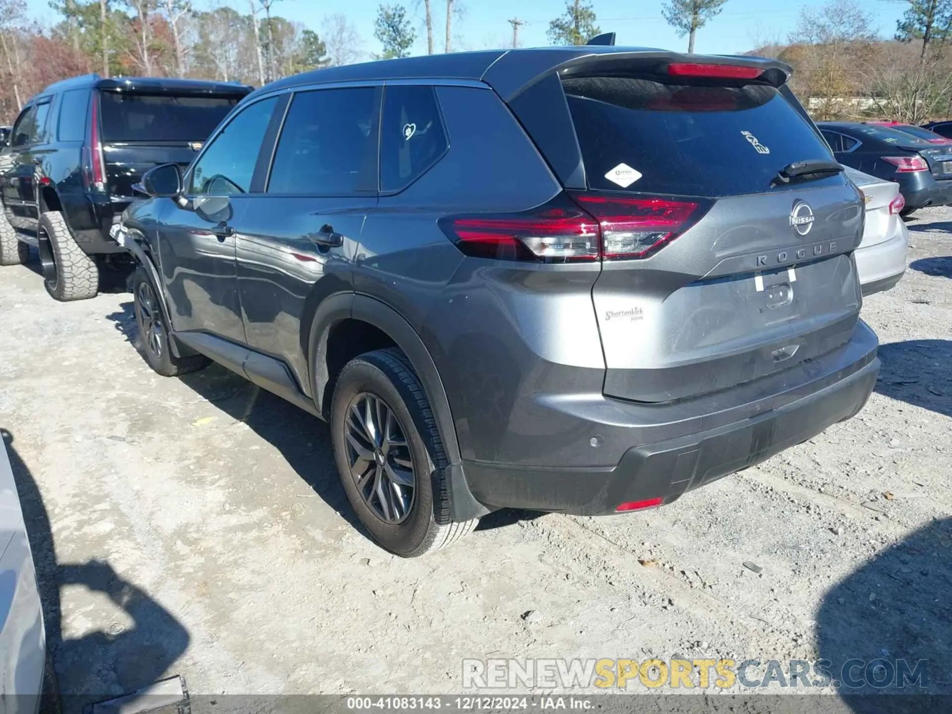 3 Photograph of a damaged car 5N1BT3AA8RC685123 NISSAN ROGUE 2024