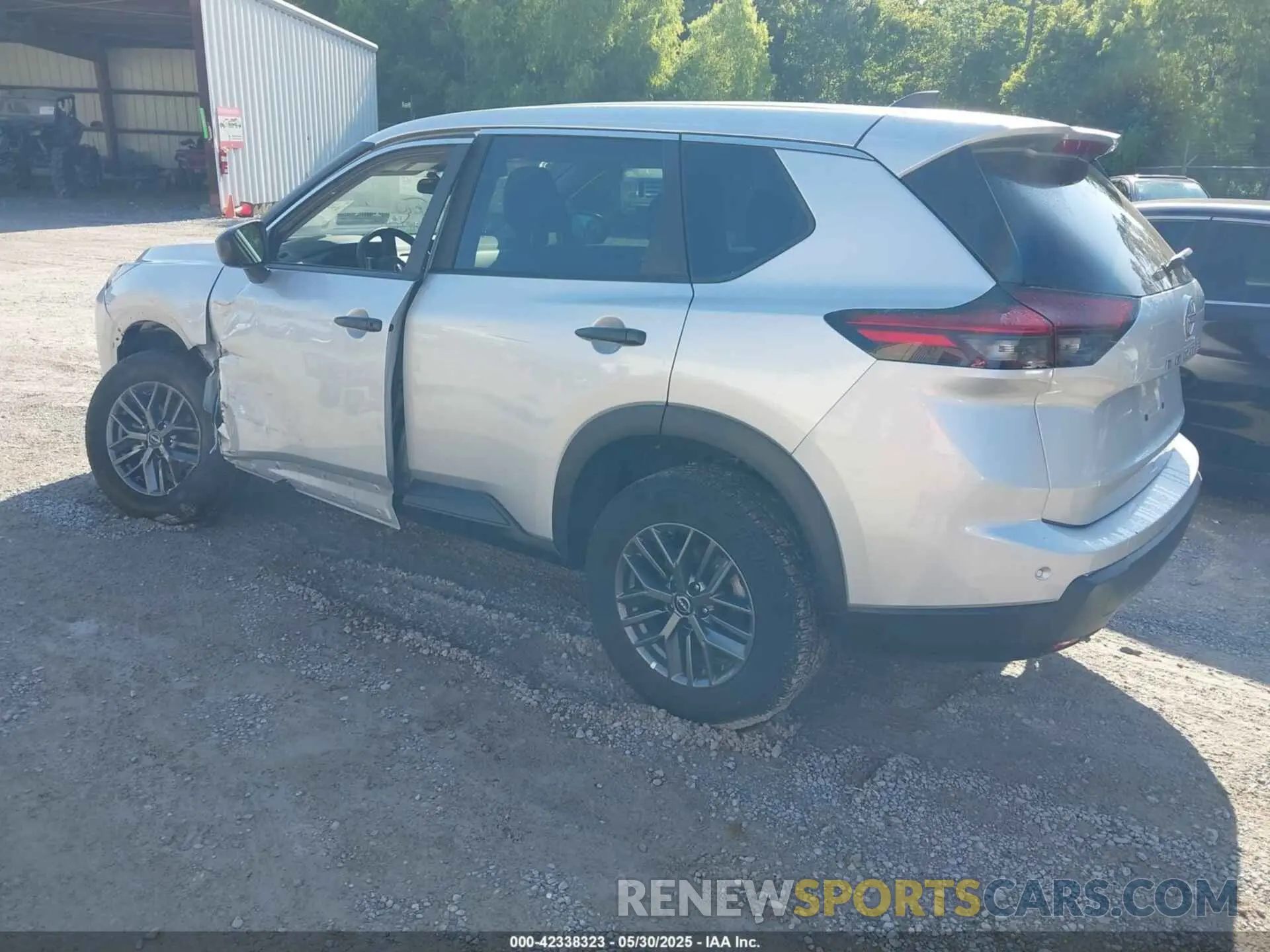 3 Photograph of a damaged car 5N1BT3AA8RC759916 NISSAN ROGUE 2024
