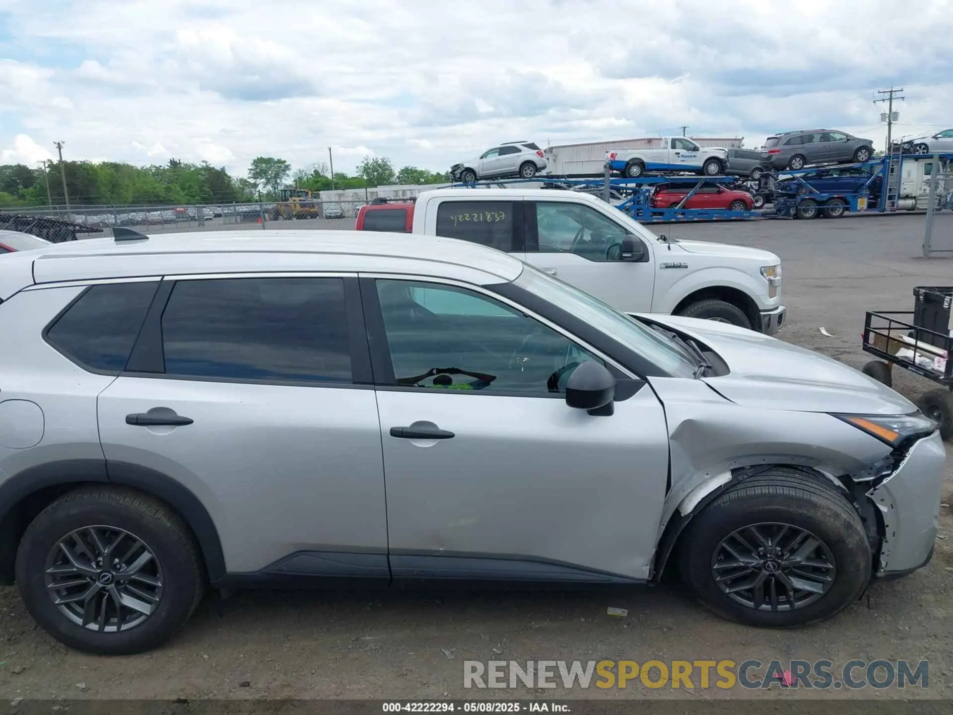 13 Photograph of a damaged car 5N1BT3AA9RC672848 NISSAN ROGUE 2024