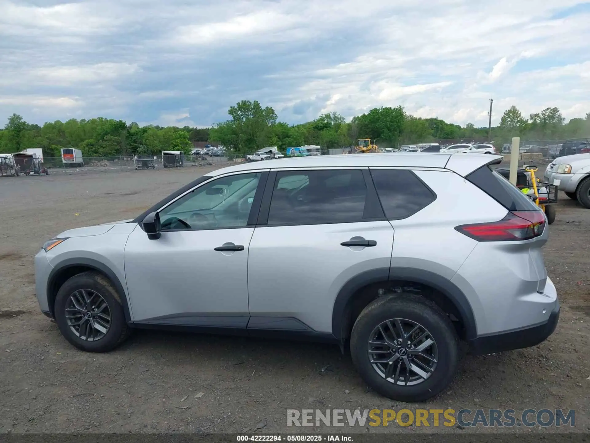 14 Photograph of a damaged car 5N1BT3AA9RC672848 NISSAN ROGUE 2024