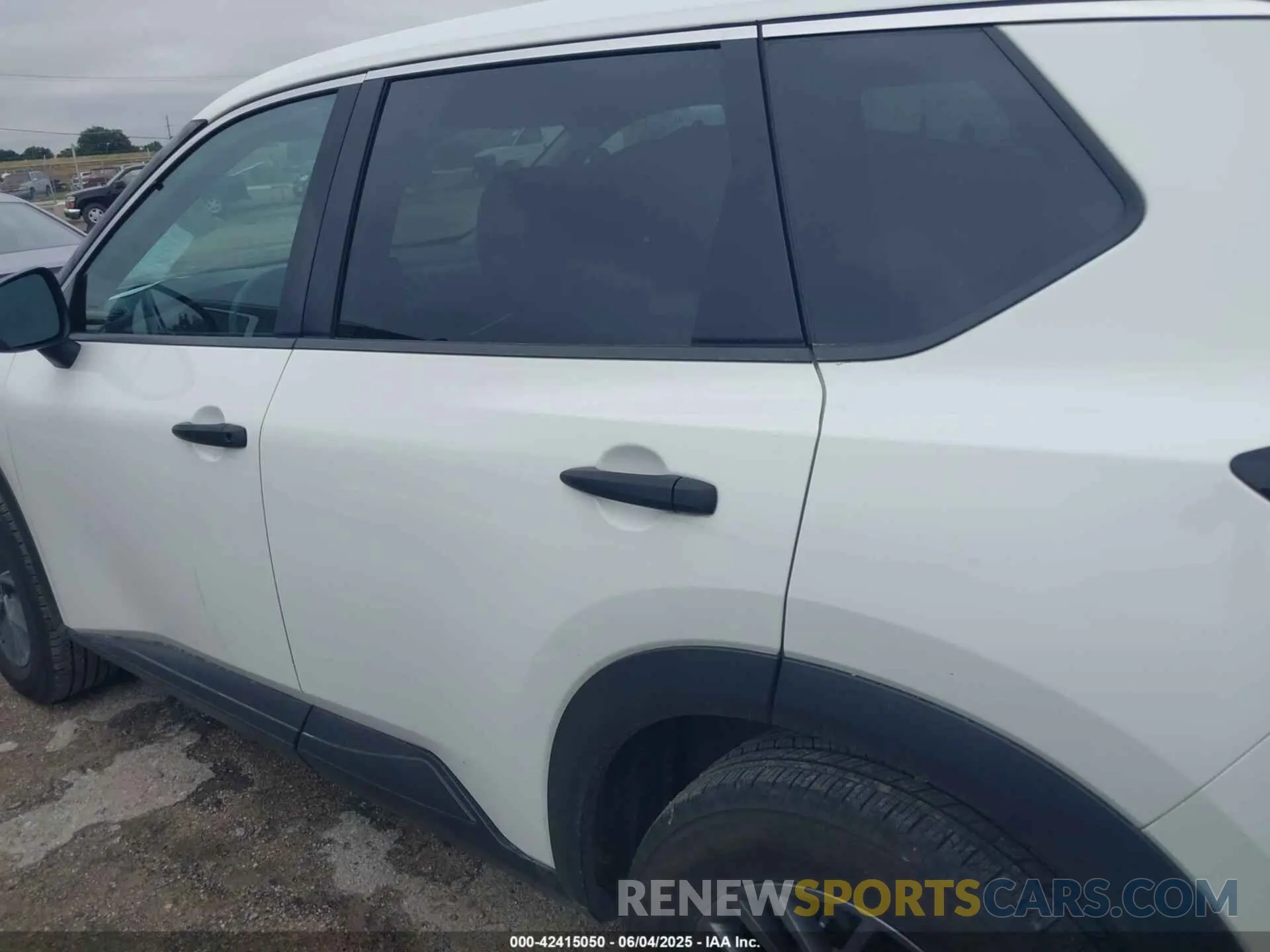 14 Photograph of a damaged car 5N1BT3AA9RC681310 NISSAN ROGUE 2024