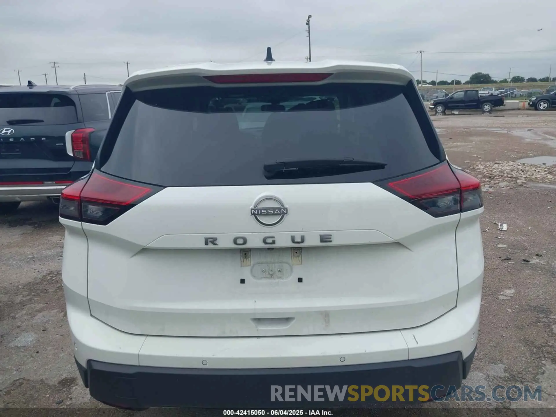 16 Photograph of a damaged car 5N1BT3AA9RC681310 NISSAN ROGUE 2024