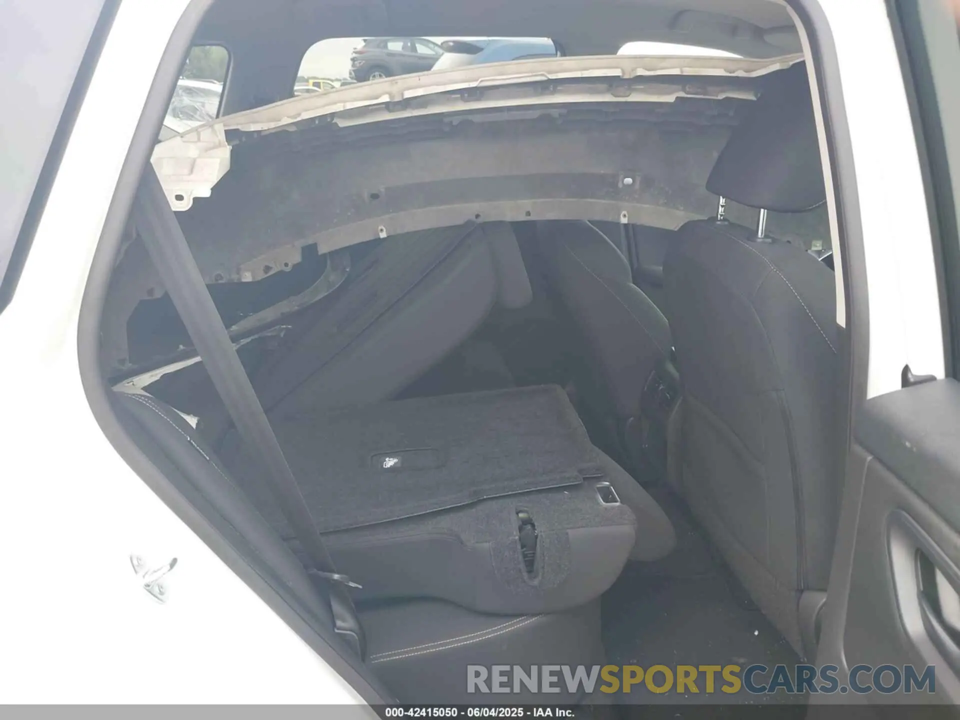 8 Photograph of a damaged car 5N1BT3AA9RC681310 NISSAN ROGUE 2024