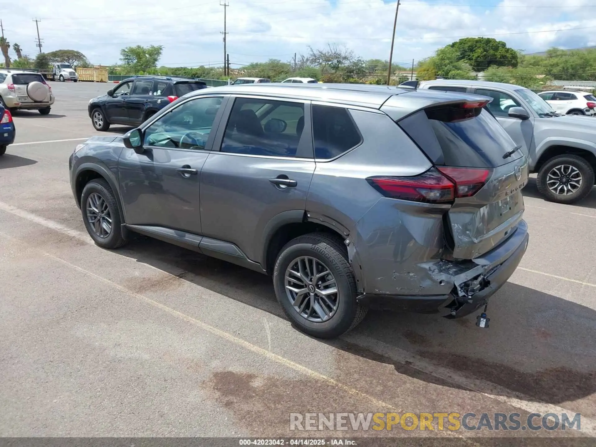 3 Photograph of a damaged car 5N1BT3AA9RC757740 NISSAN ROGUE 2024