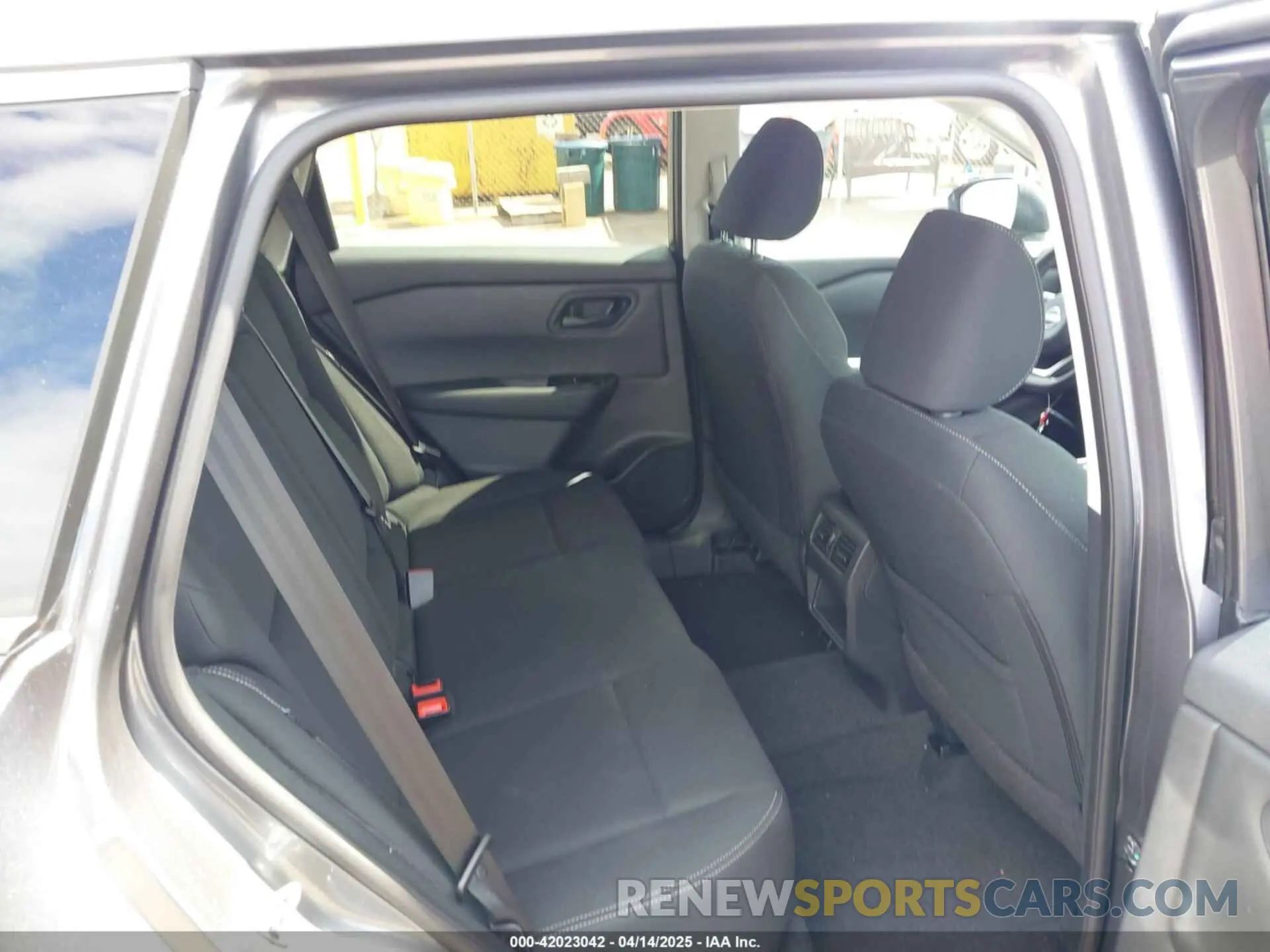 8 Photograph of a damaged car 5N1BT3AA9RC757740 NISSAN ROGUE 2024