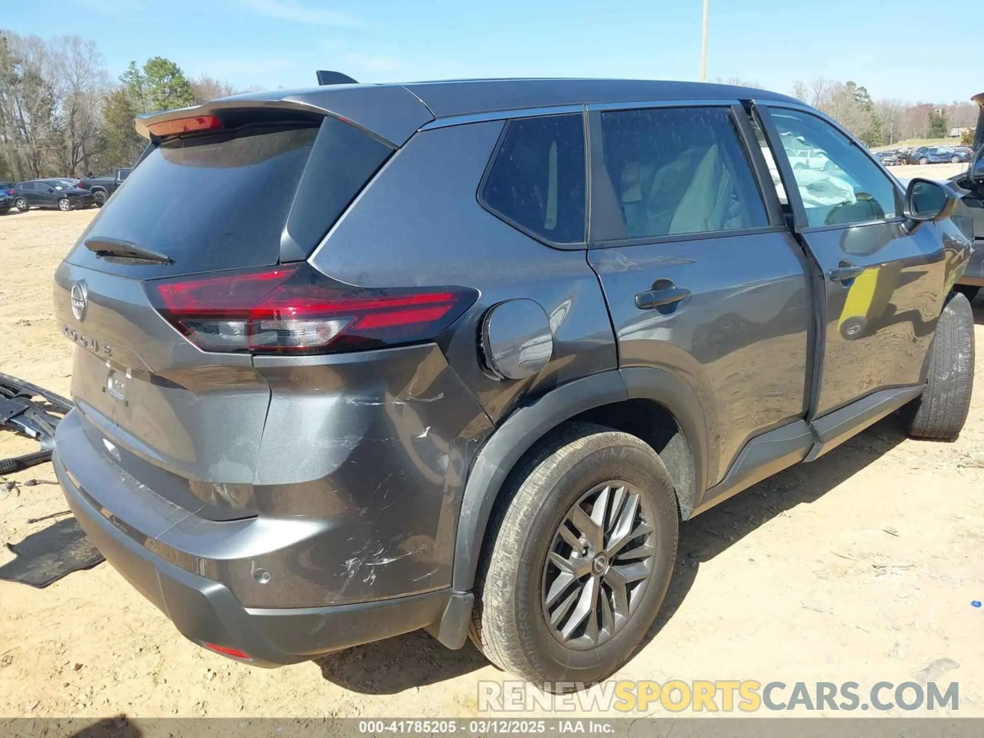4 Photograph of a damaged car 5N1BT3AAXRC689528 NISSAN ROGUE 2024