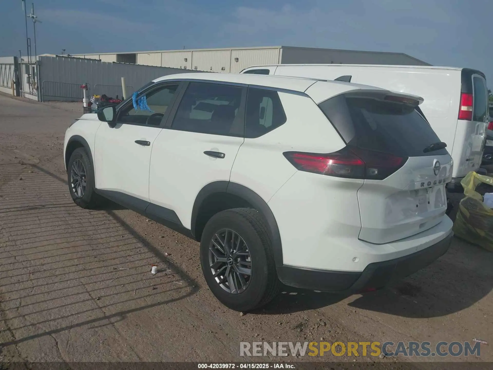 3 Photograph of a damaged car 5N1BT3AAXRC748688 NISSAN ROGUE 2024