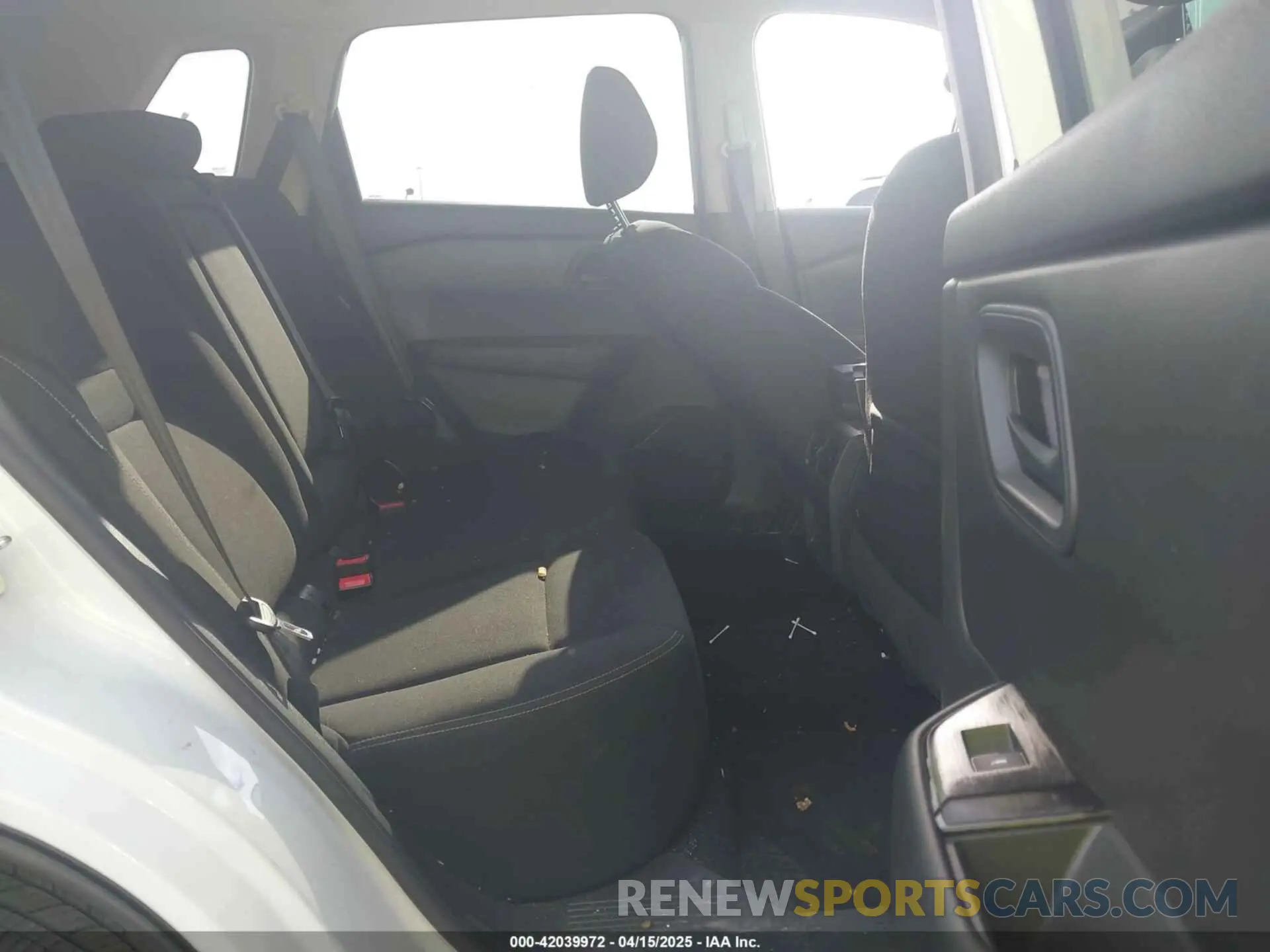 8 Photograph of a damaged car 5N1BT3AAXRC748688 NISSAN ROGUE 2024
