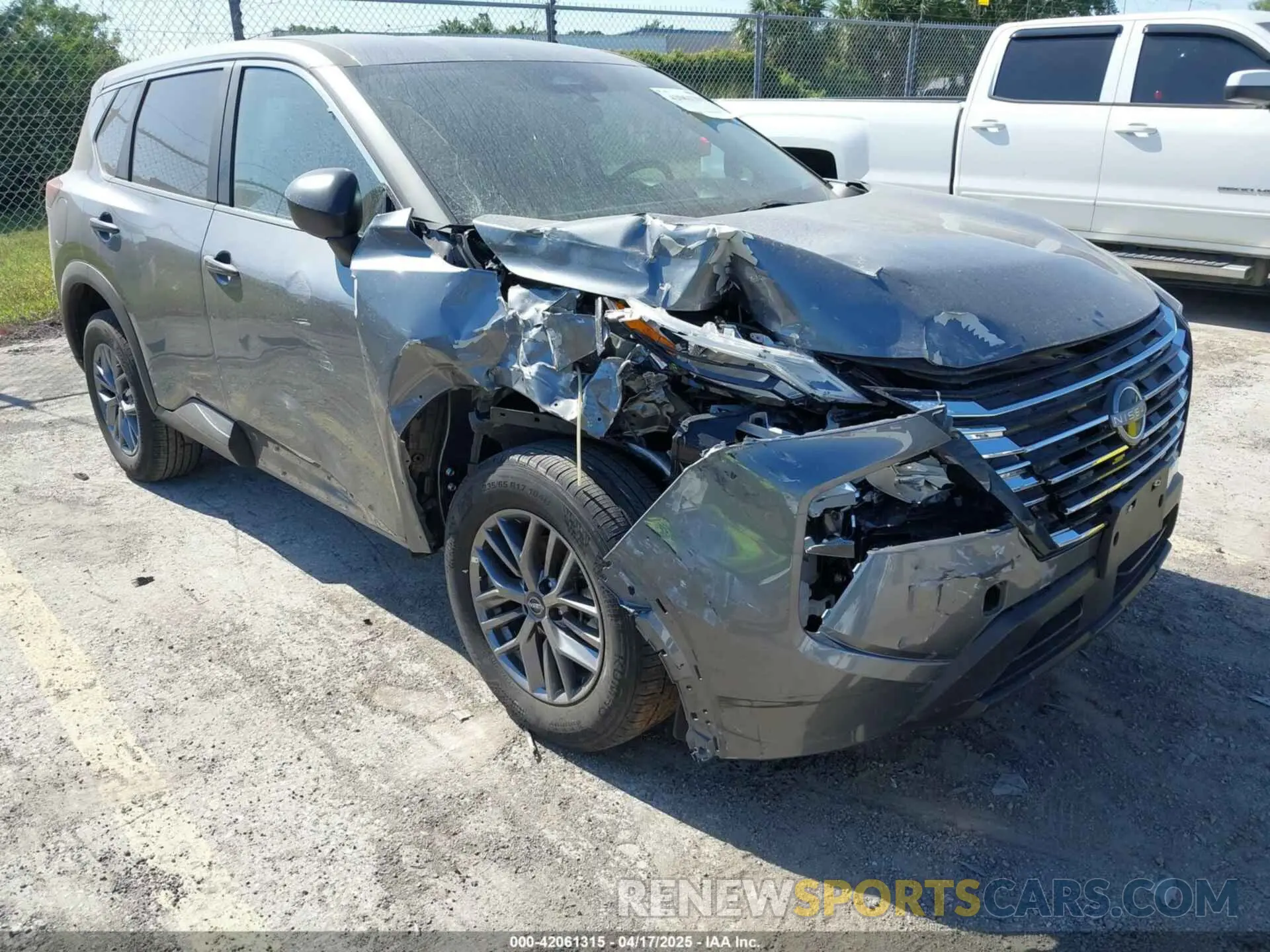6 Photograph of a damaged car 5N1BT3AB2RC723079 NISSAN ROGUE 2024