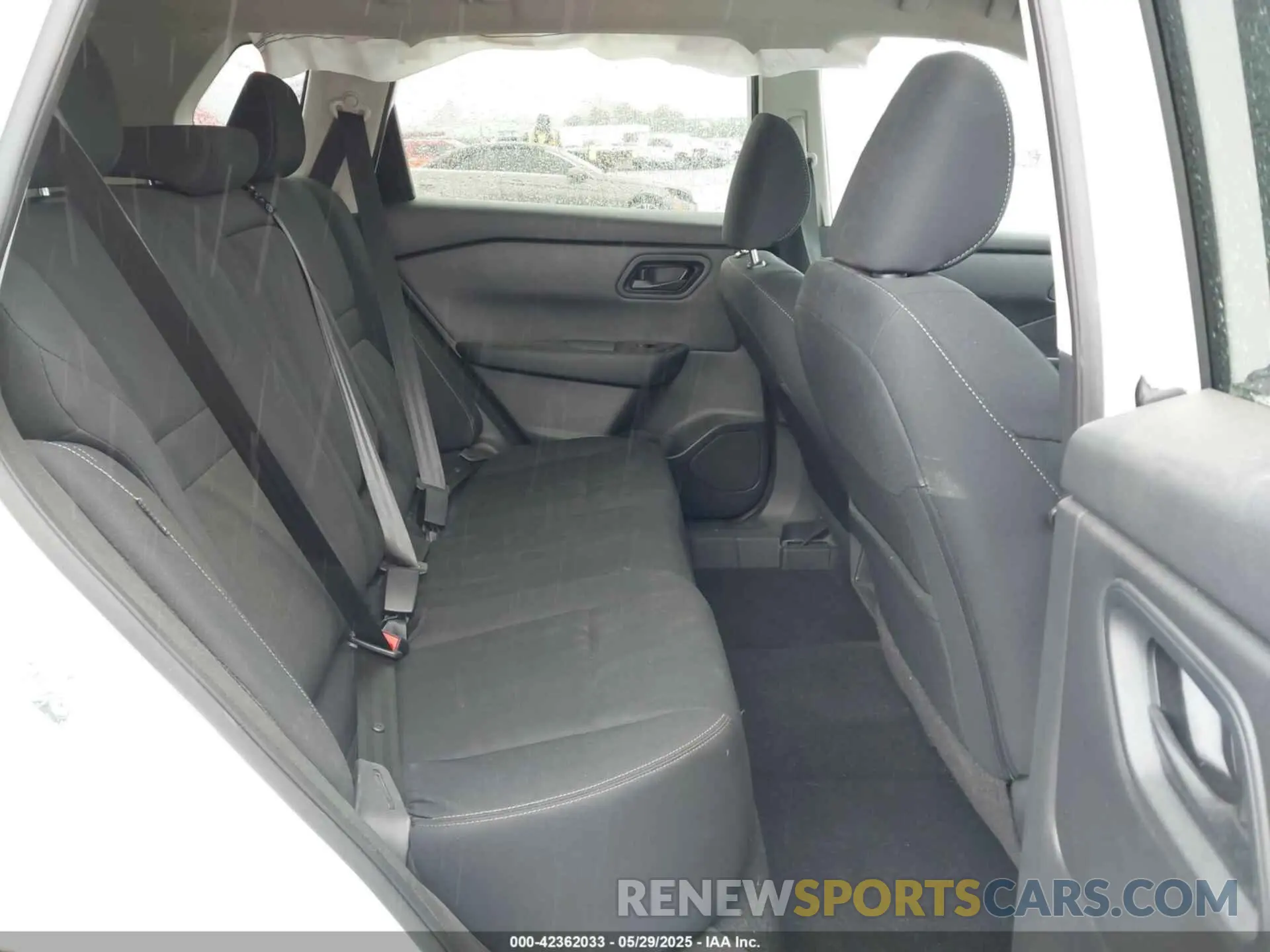 8 Photograph of a damaged car 5N1BT3AB2RC732834 NISSAN ROGUE 2024