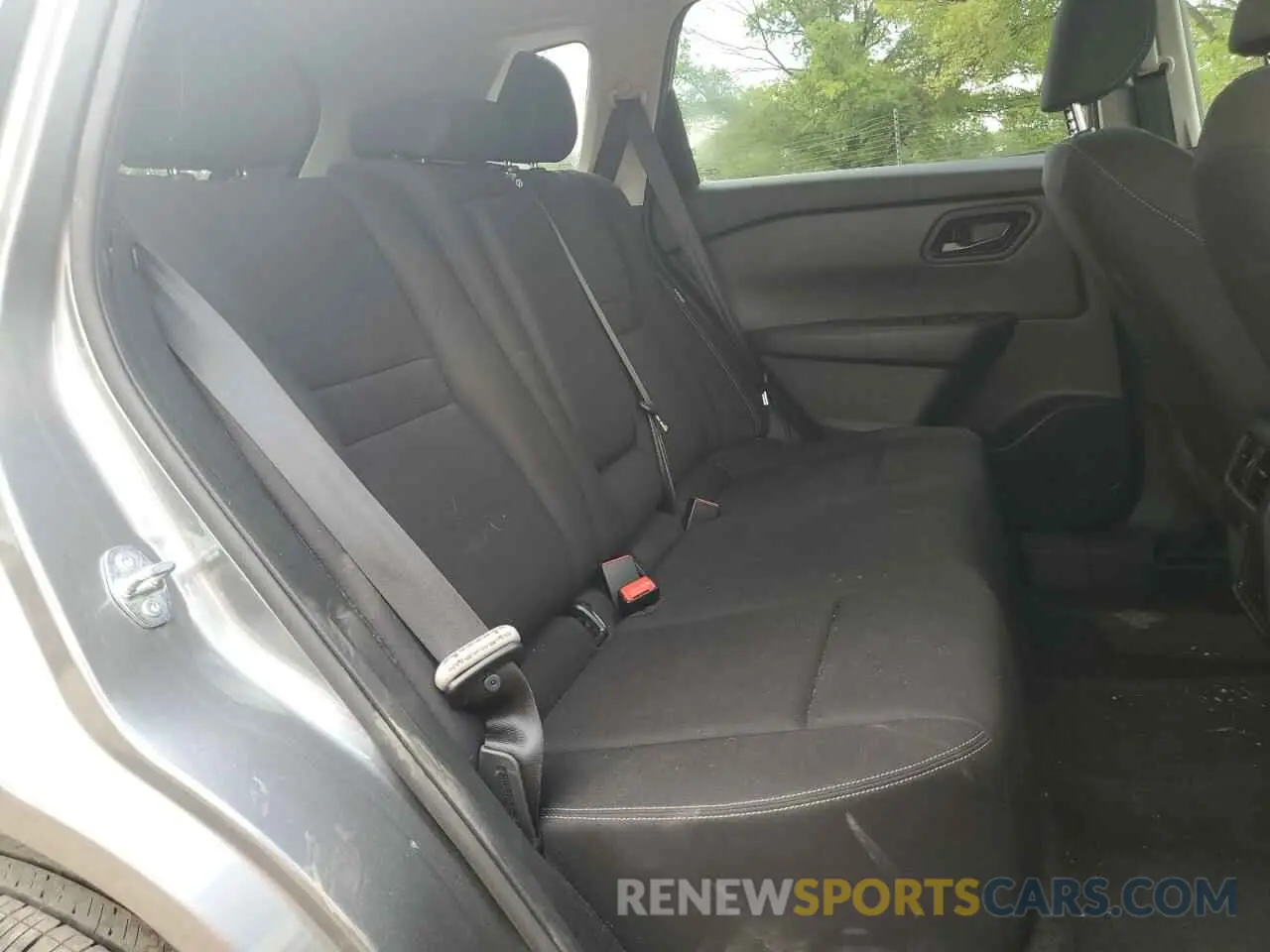 11 Photograph of a damaged car 5N1BT3AB3RC676287 NISSAN ROGUE 2024