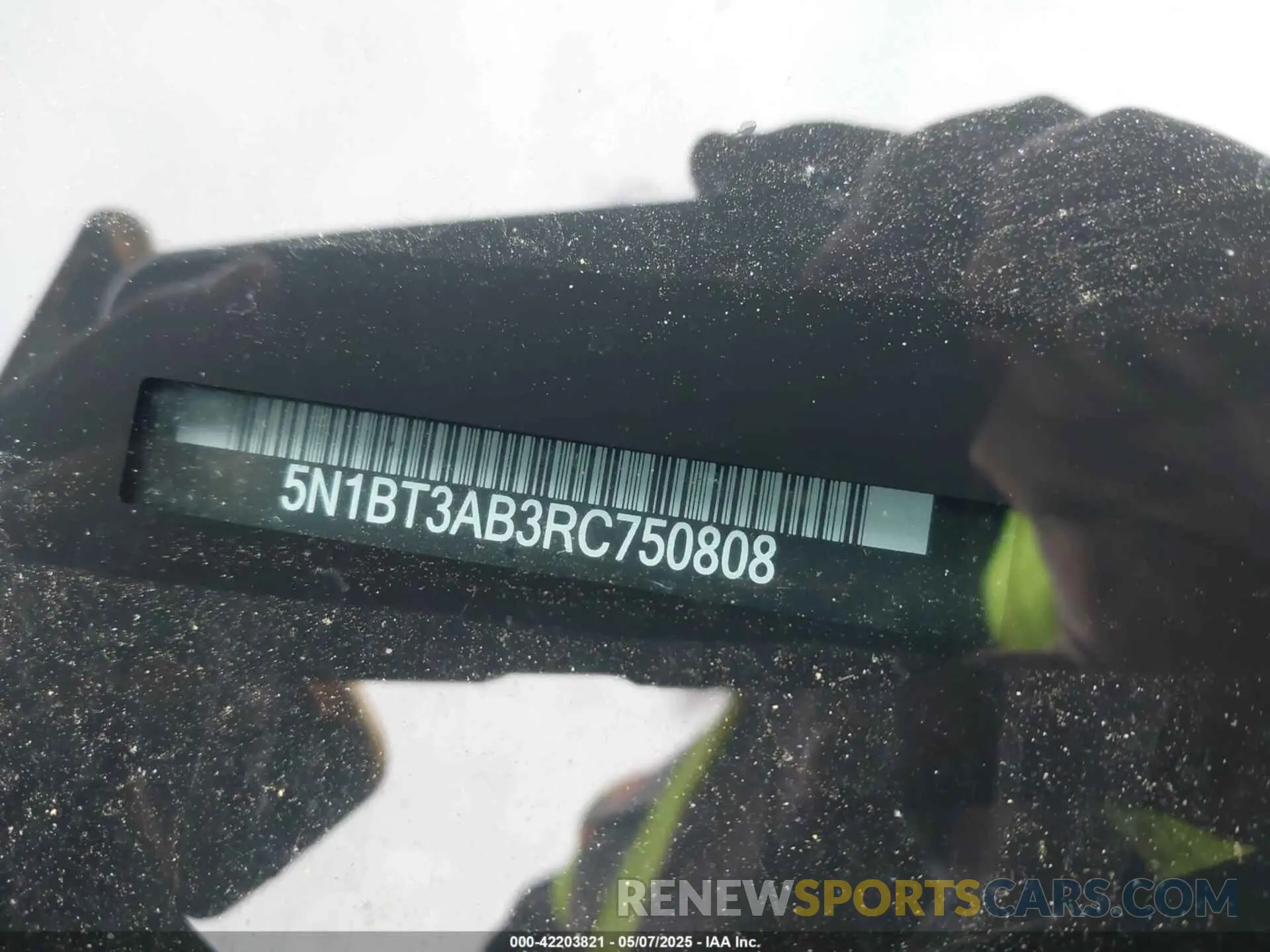 16 Photograph of a damaged car 5N1BT3AB3RC750808 NISSAN ROGUE 2024