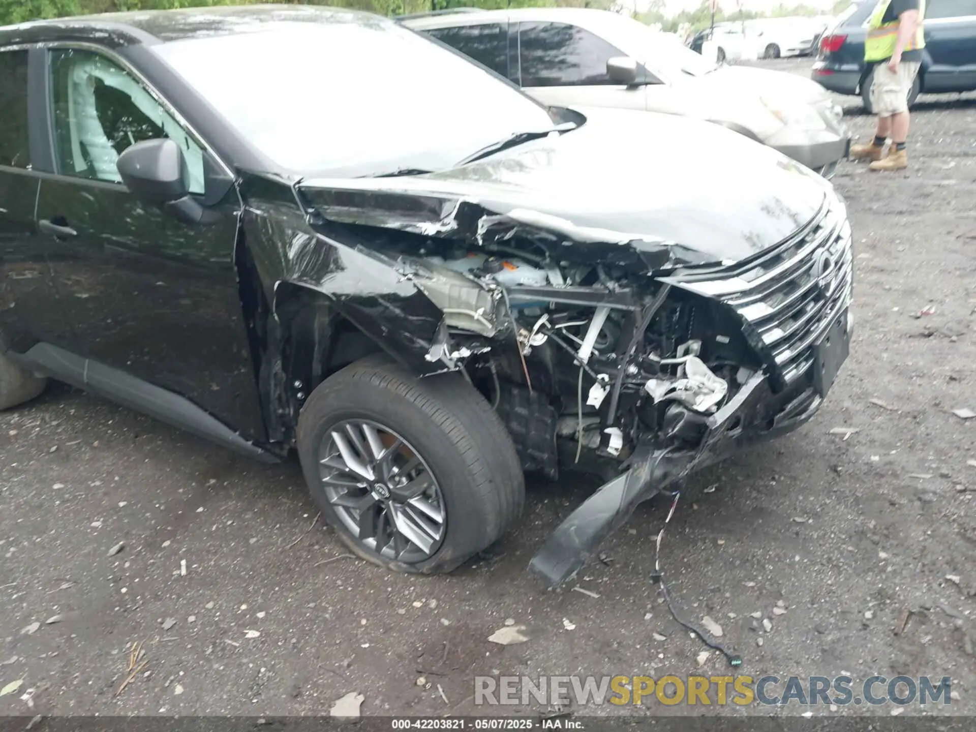 6 Photograph of a damaged car 5N1BT3AB3RC750808 NISSAN ROGUE 2024