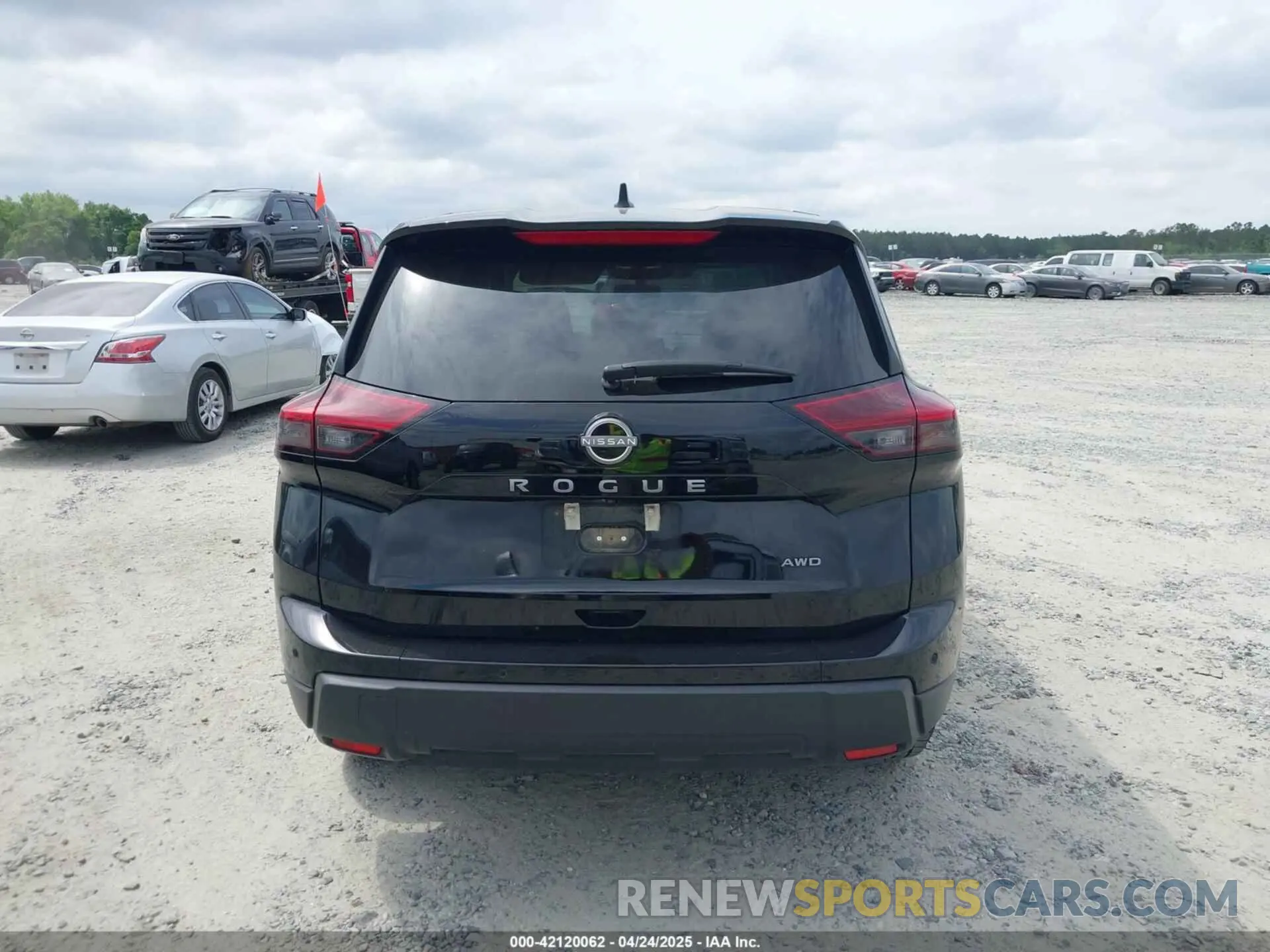 16 Photograph of a damaged car 5N1BT3AB4RC682325 NISSAN ROGUE 2024