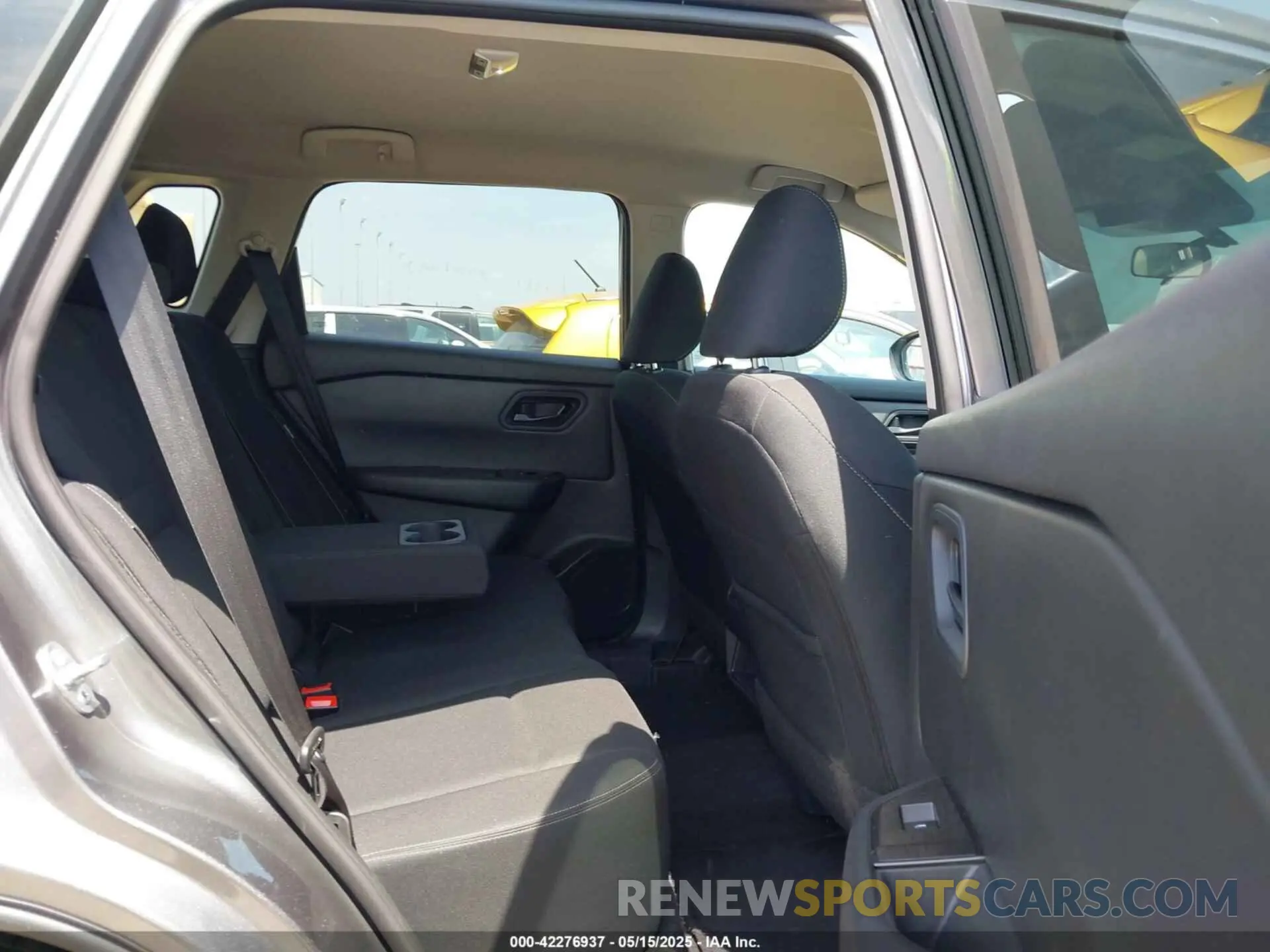 8 Photograph of a damaged car 5N1BT3AB4RC696399 NISSAN ROGUE 2024