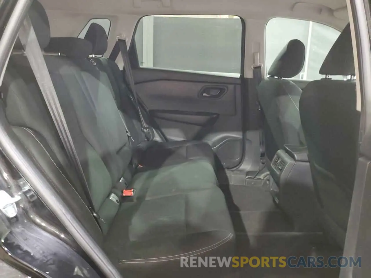 11 Photograph of a damaged car 5N1BT3AB4RC711855 NISSAN ROGUE 2024