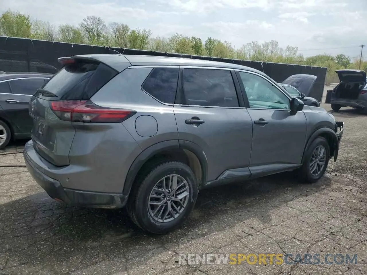 3 Photograph of a damaged car 5N1BT3AB5RC678252 NISSAN ROGUE 2024