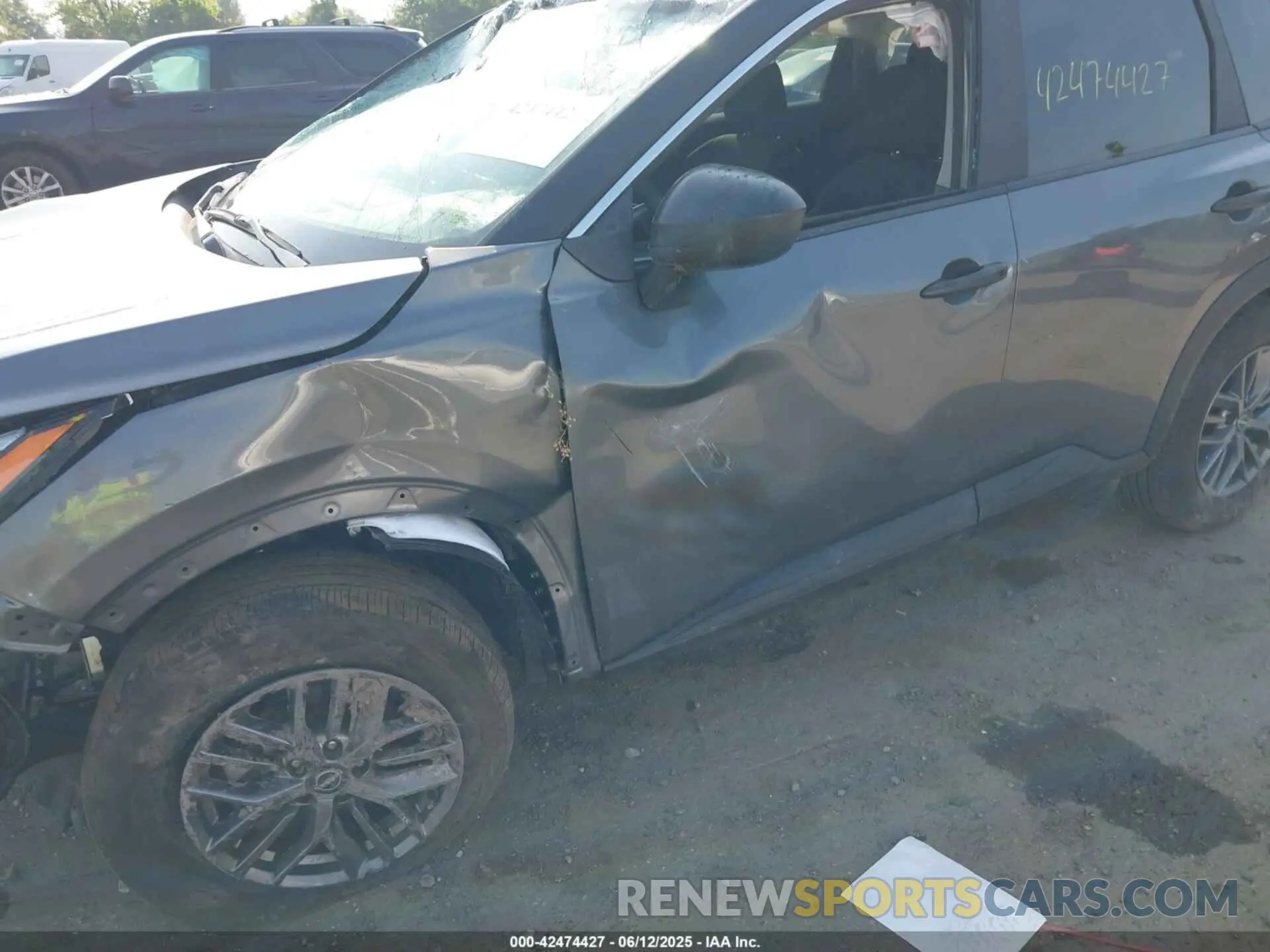 6 Photograph of a damaged car 5N1BT3AB5RC761390 NISSAN ROGUE 2024