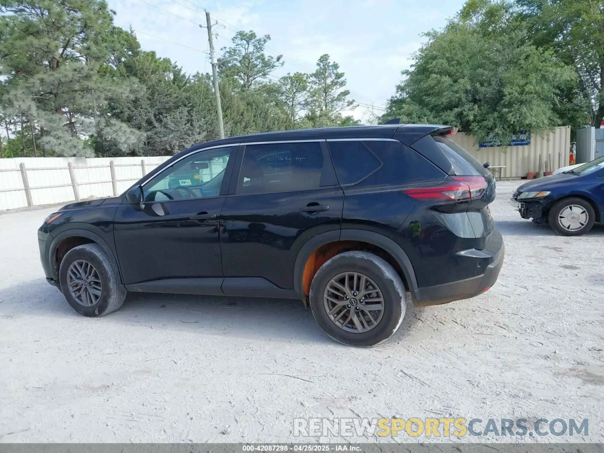 14 Photograph of a damaged car 5N1BT3AB6RC750690 NISSAN ROGUE 2024