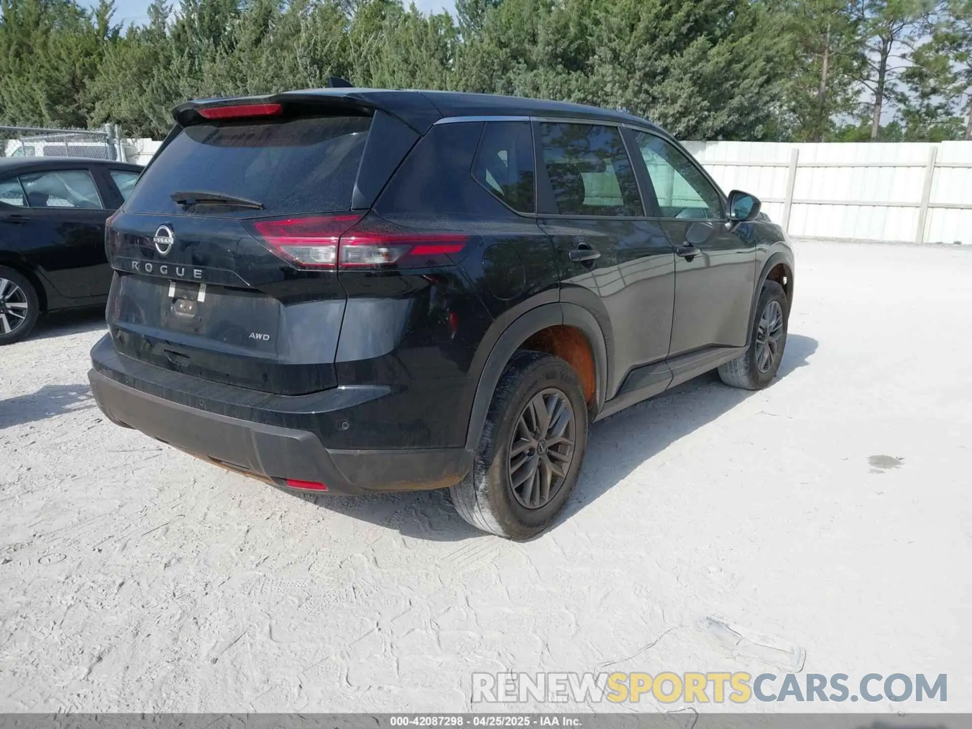 4 Photograph of a damaged car 5N1BT3AB6RC750690 NISSAN ROGUE 2024
