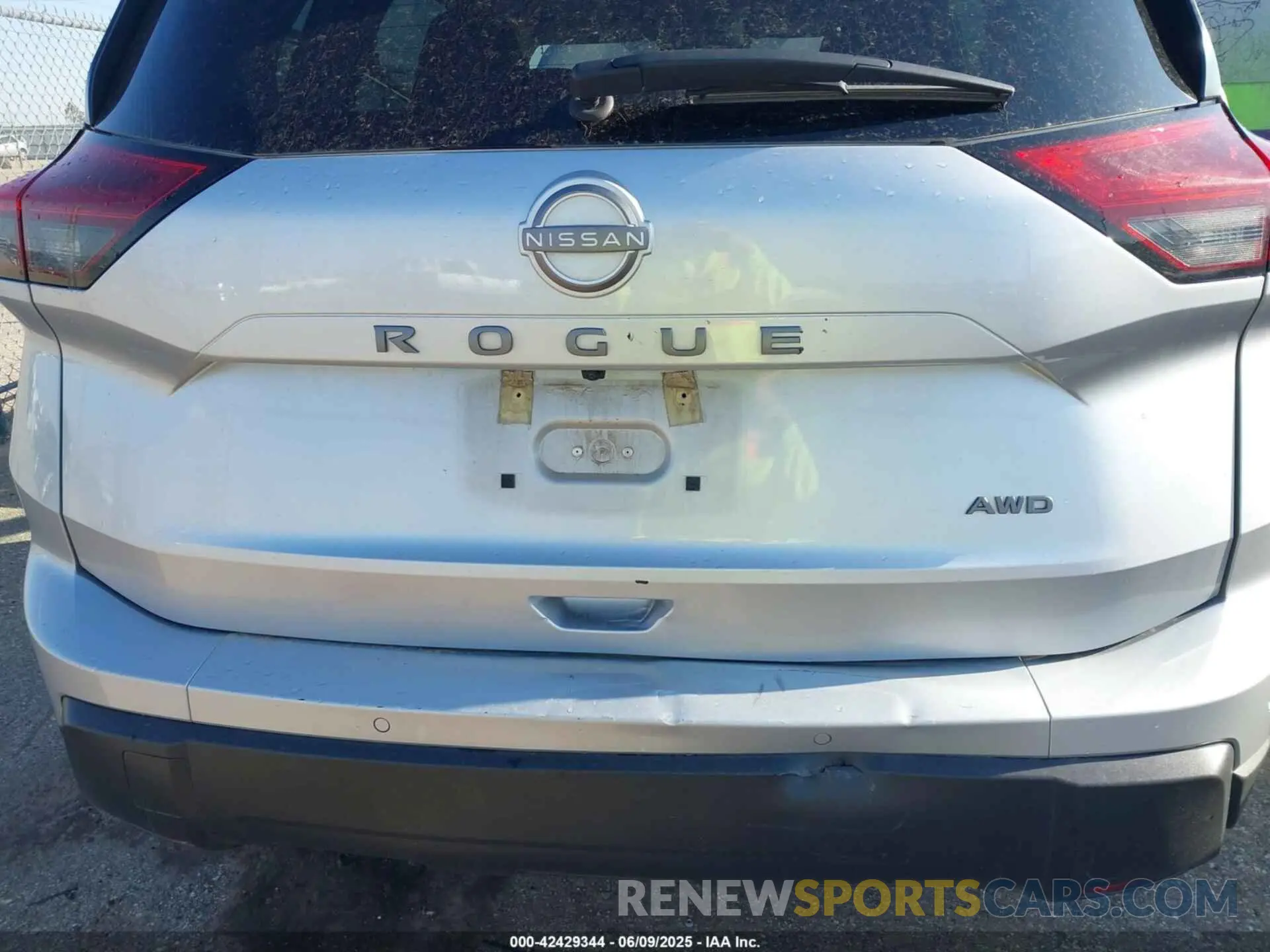 6 Photograph of a damaged car 5N1BT3AB8RC697958 NISSAN ROGUE 2024