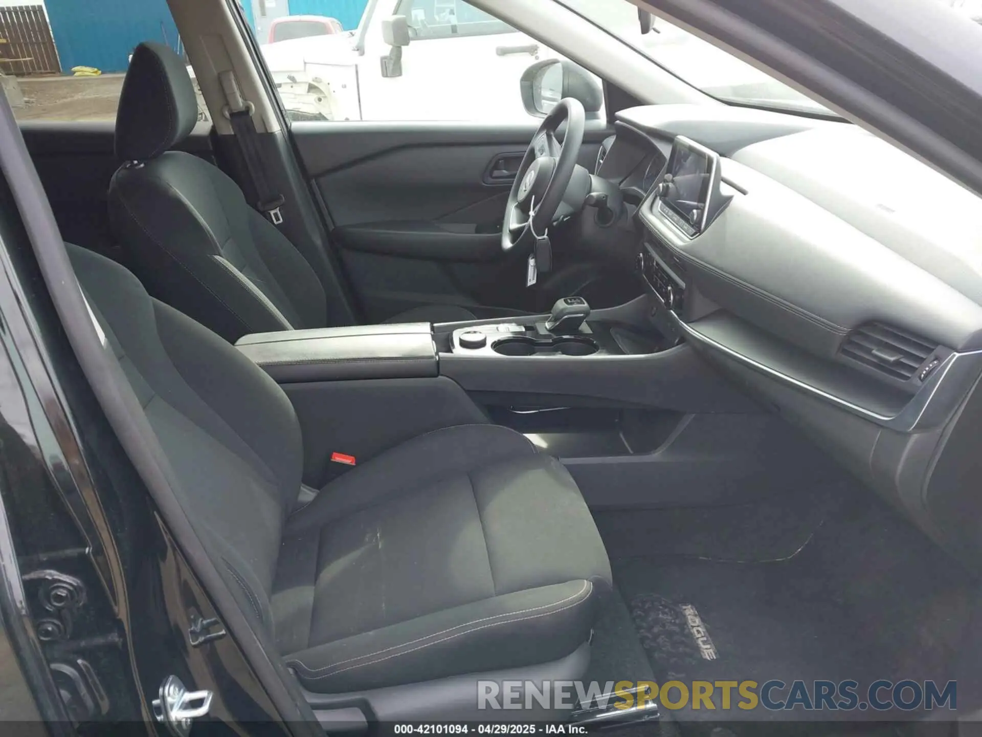 5 Photograph of a damaged car 5N1BT3AB9RC705971 NISSAN ROGUE 2024