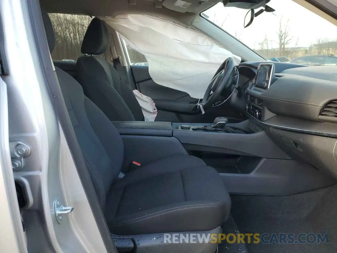 7 Photograph of a damaged car 5N1BT3AB9RC723564 NISSAN ROGUE 2024