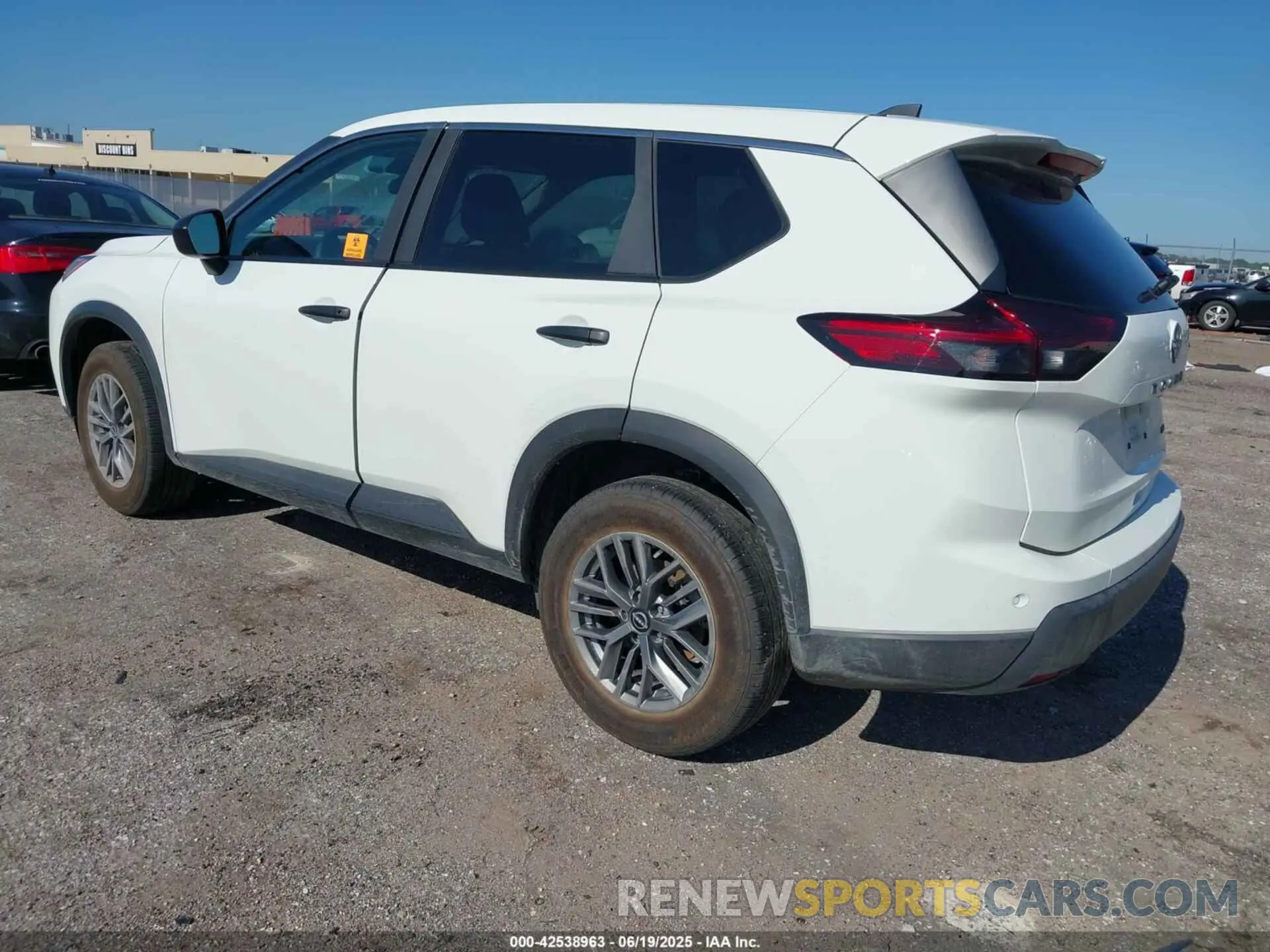 3 Photograph of a damaged car 5N1BT3ABXRC676870 NISSAN ROGUE 2024