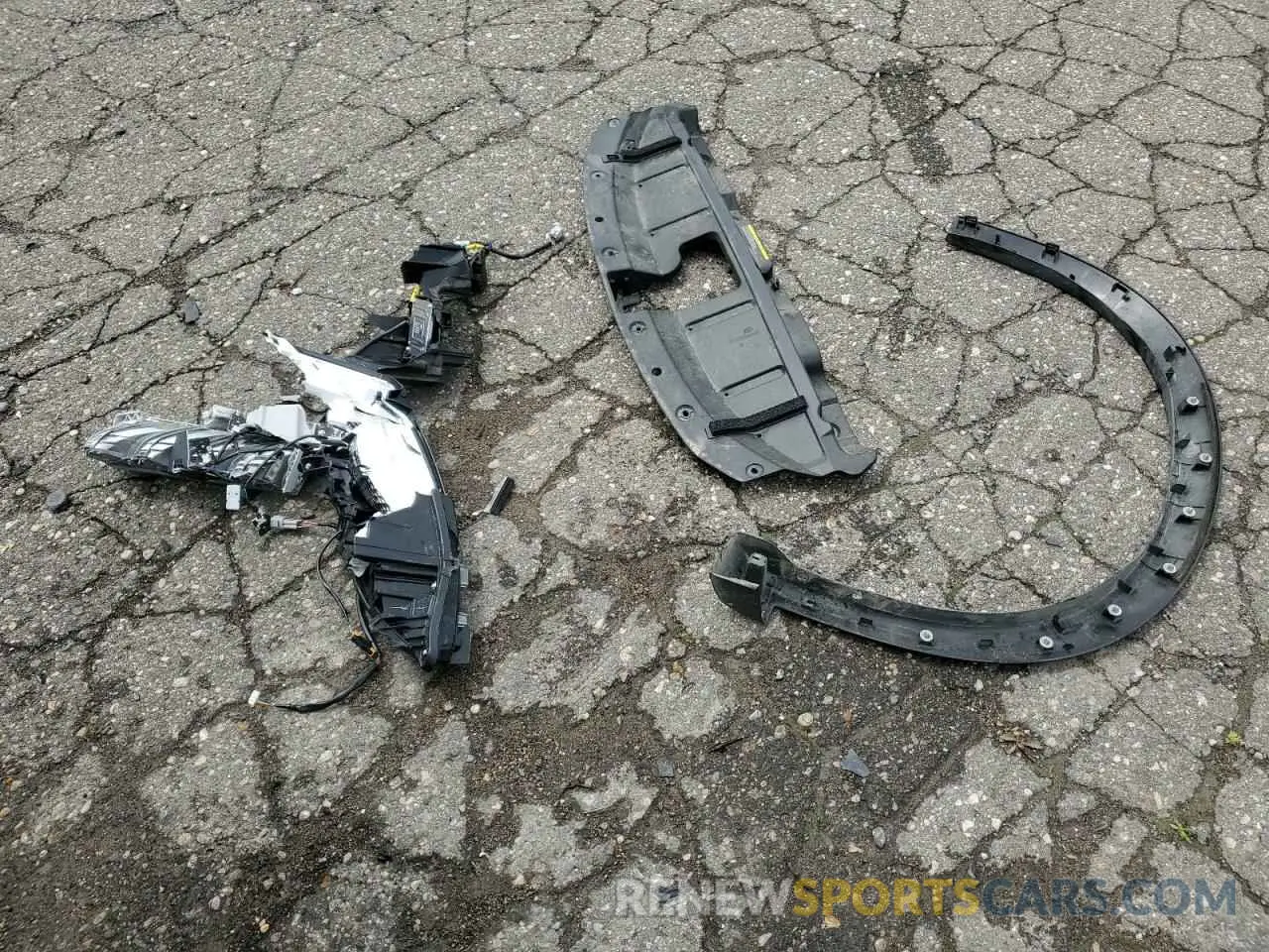 13 Photograph of a damaged car 5N1BT3ABXRC691837 NISSAN ROGUE 2024