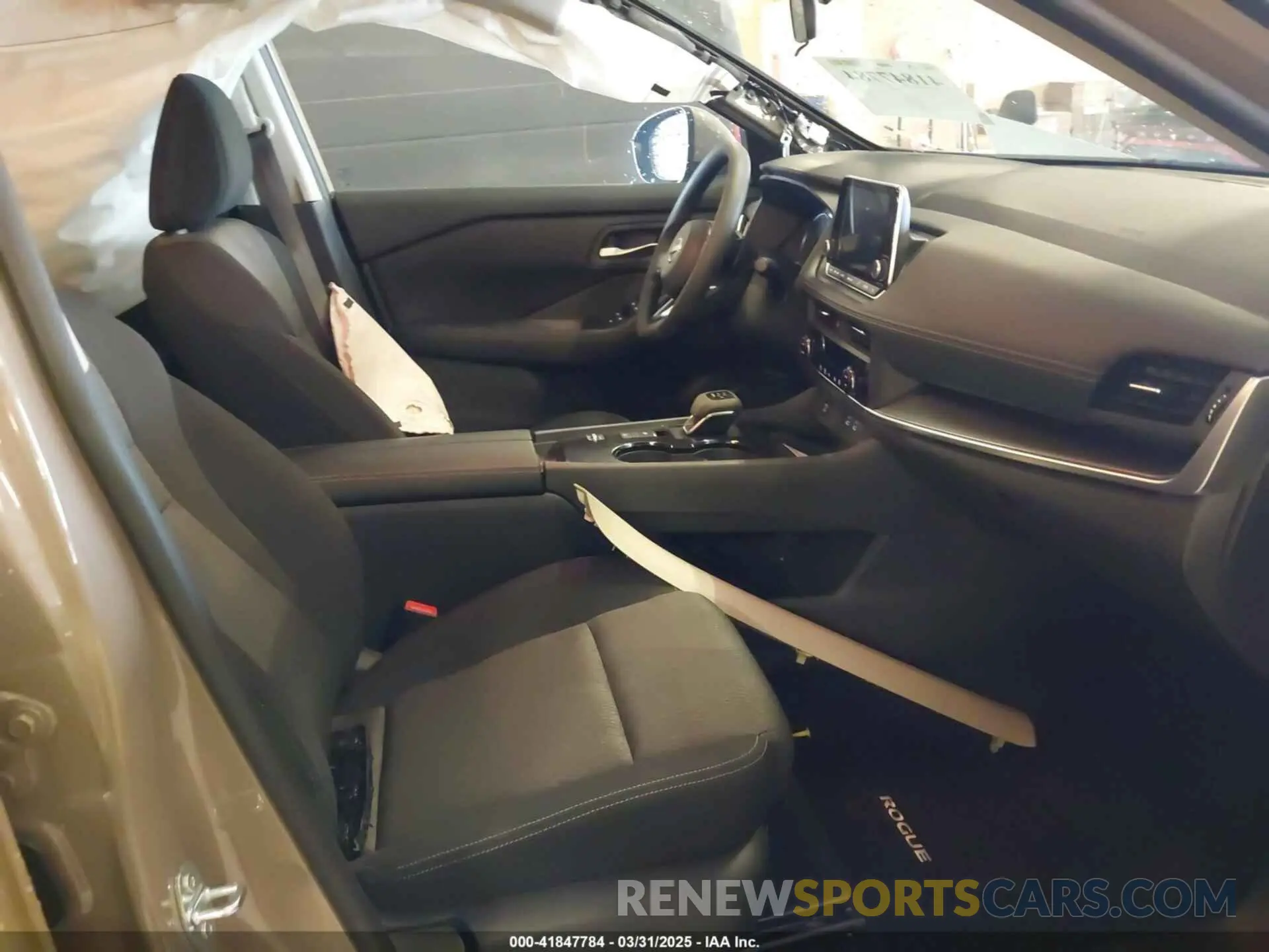 5 Photograph of a damaged car 5N1BT3BA0RC756233 NISSAN ROGUE 2024