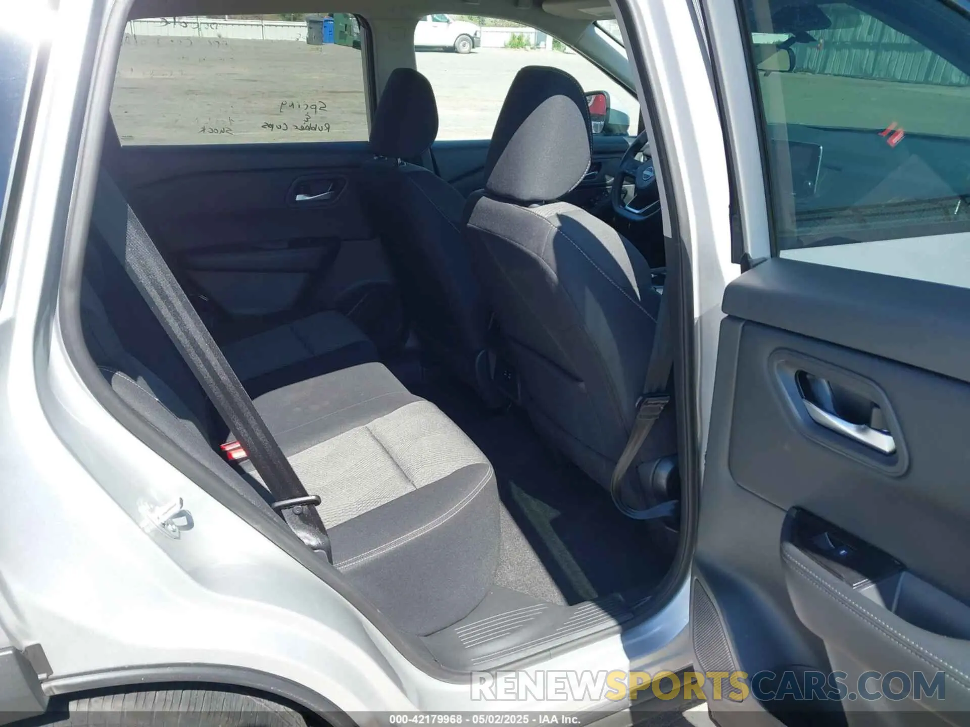 8 Photograph of a damaged car 5N1BT3BA1RC696625 NISSAN ROGUE 2024