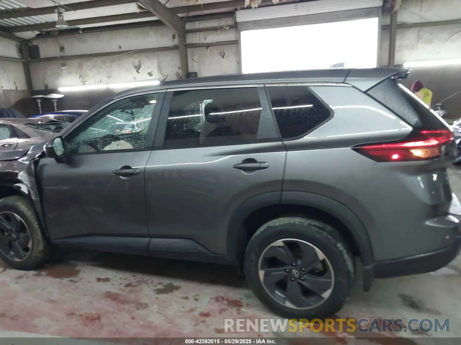 14 Photograph of a damaged car 5N1BT3BA1RC740221 NISSAN ROGUE 2024