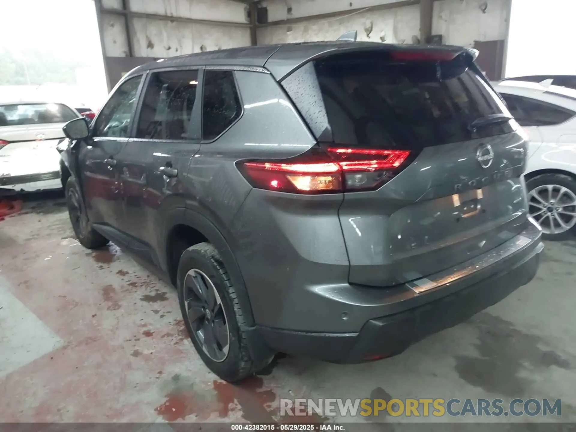 3 Photograph of a damaged car 5N1BT3BA1RC740221 NISSAN ROGUE 2024