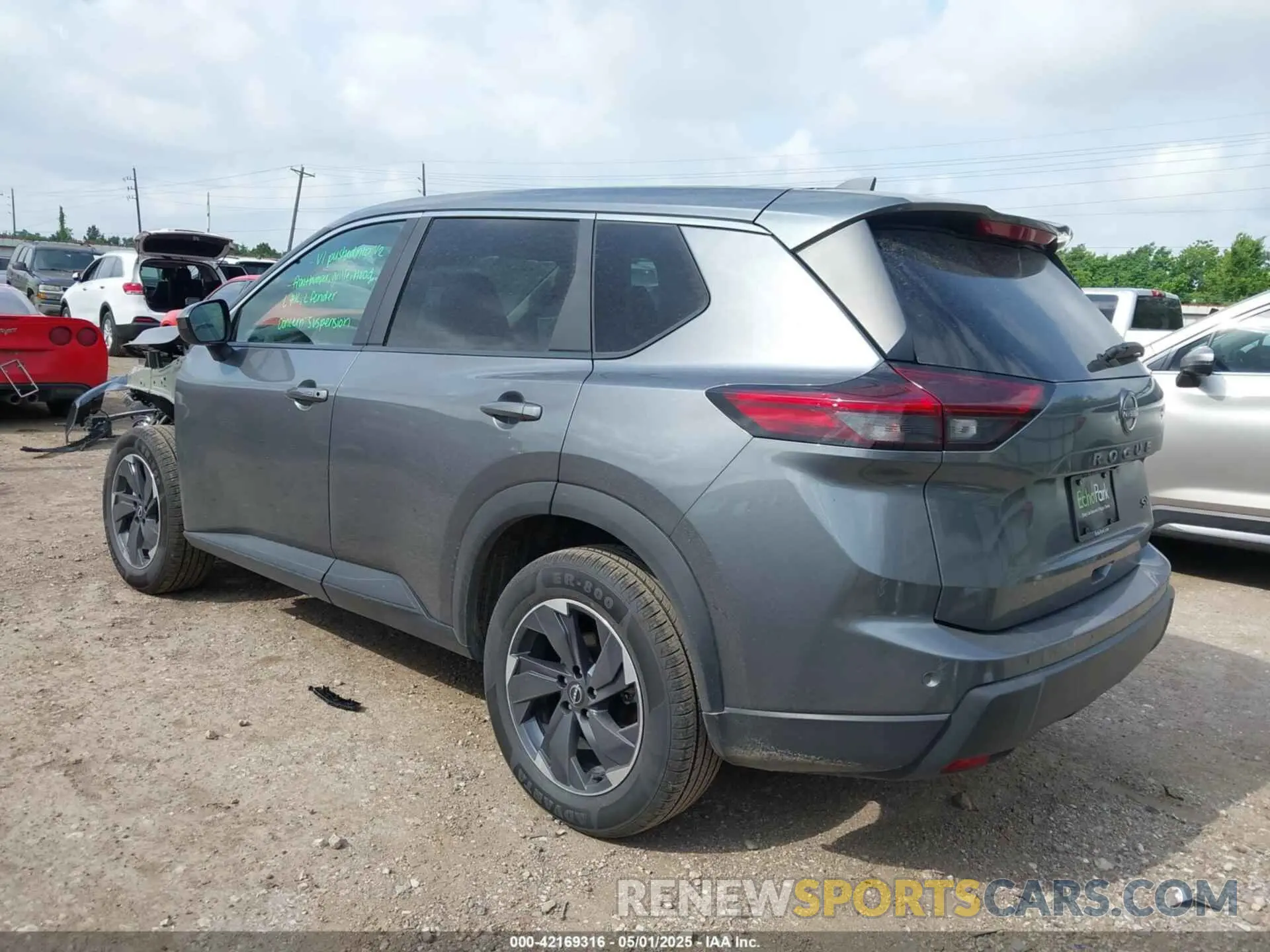 3 Photograph of a damaged car 5N1BT3BA2RC684385 NISSAN ROGUE 2024