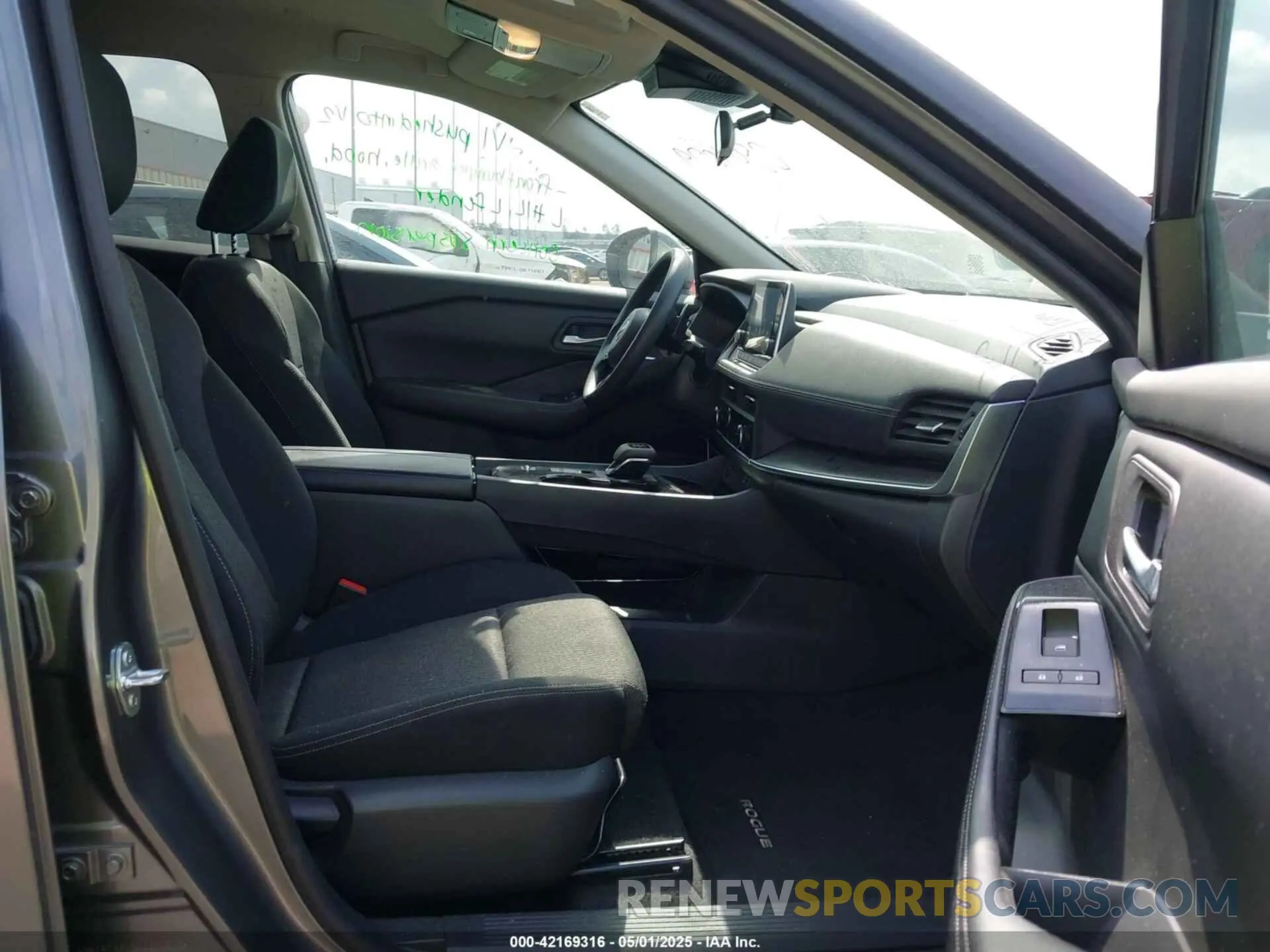 5 Photograph of a damaged car 5N1BT3BA2RC684385 NISSAN ROGUE 2024