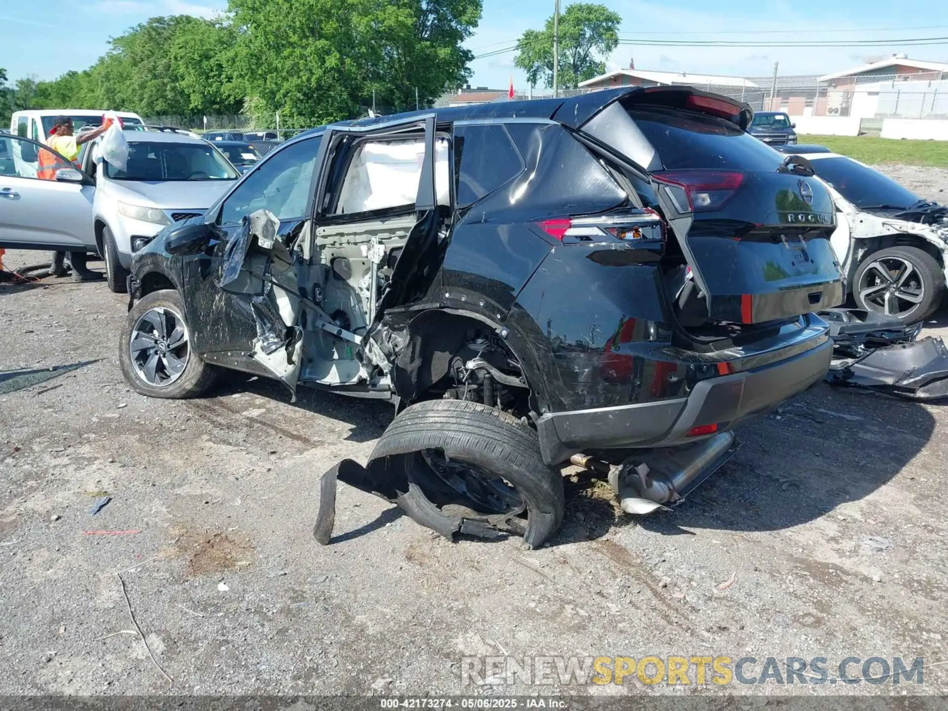 3 Photograph of a damaged car 5N1BT3BA2RC741622 NISSAN ROGUE 2024