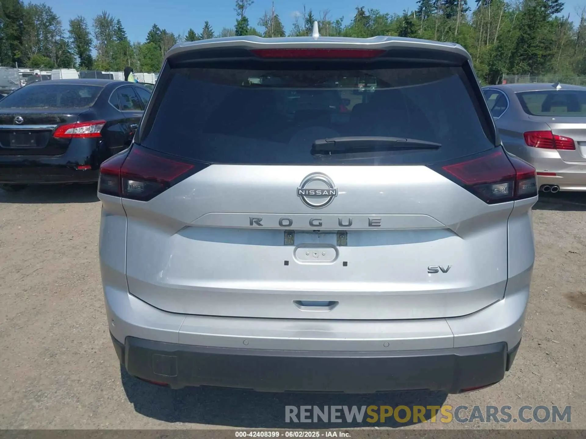 17 Photograph of a damaged car 5N1BT3BA4RC678510 NISSAN ROGUE 2024