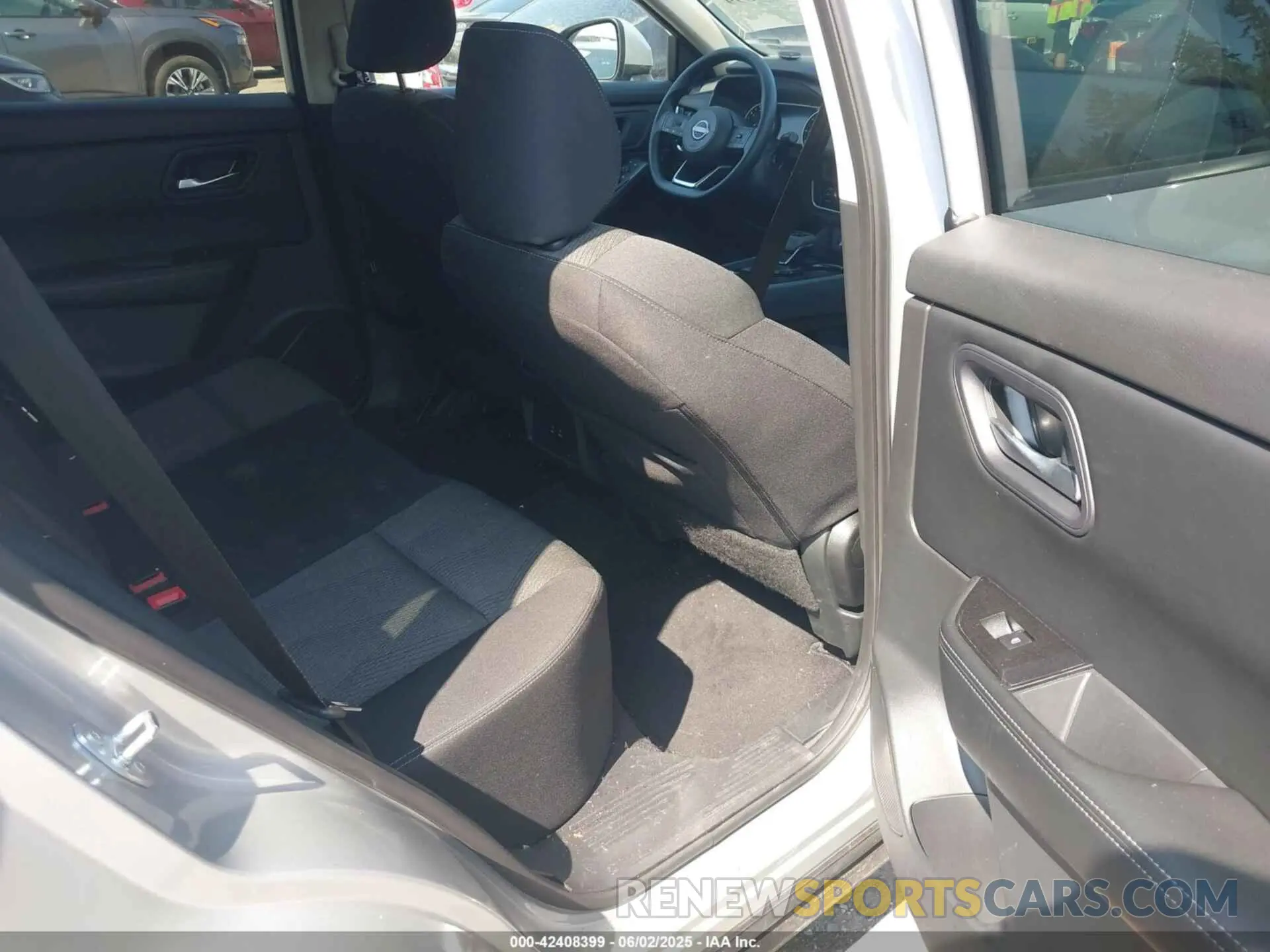 8 Photograph of a damaged car 5N1BT3BA4RC678510 NISSAN ROGUE 2024