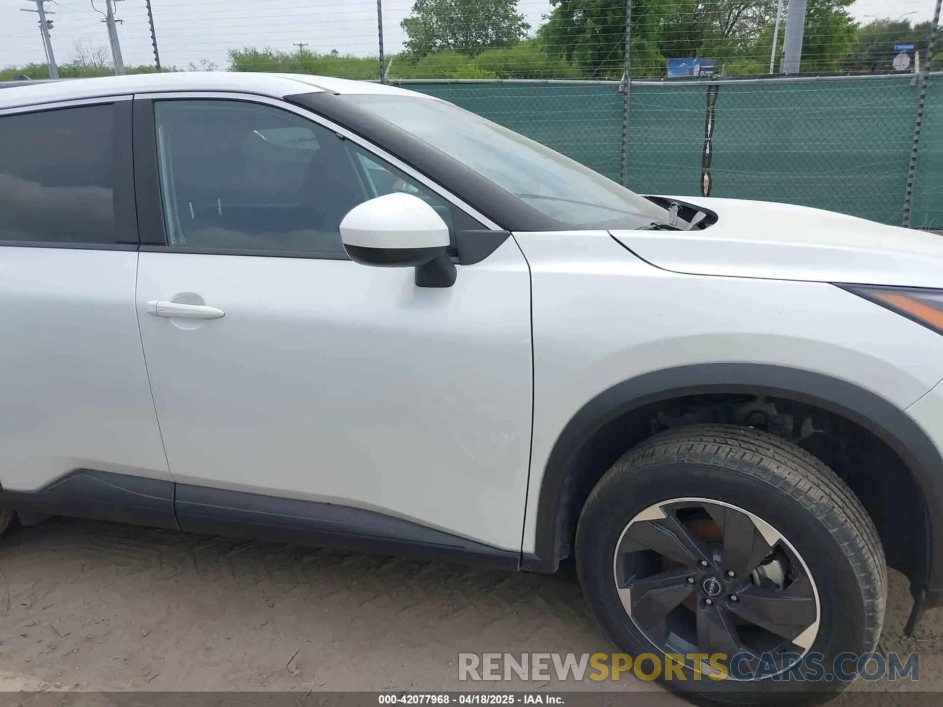 13 Photograph of a damaged car 5N1BT3BA4RC678880 NISSAN ROGUE 2024