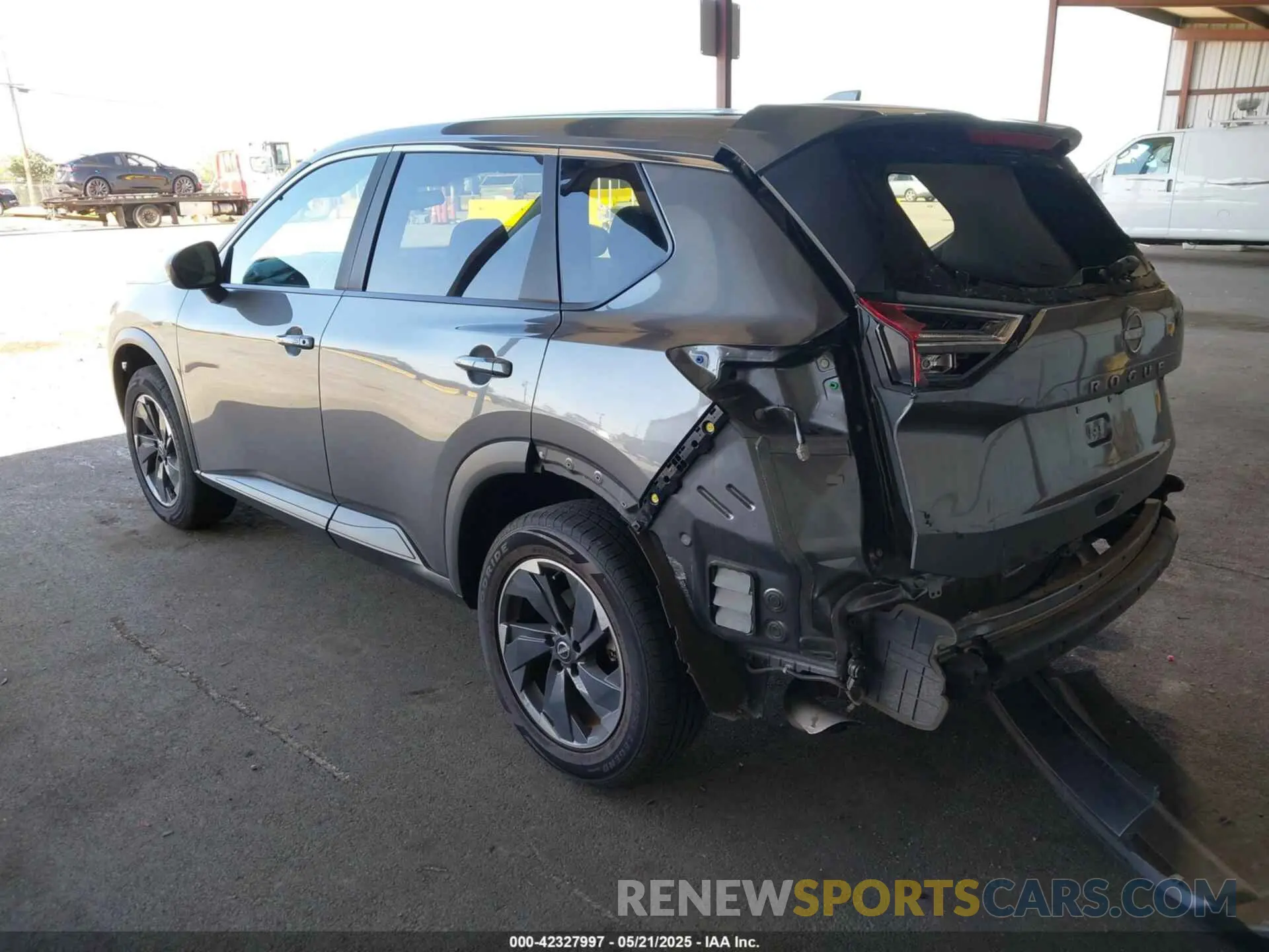 3 Photograph of a damaged car 5N1BT3BA5RC683943 NISSAN ROGUE 2024